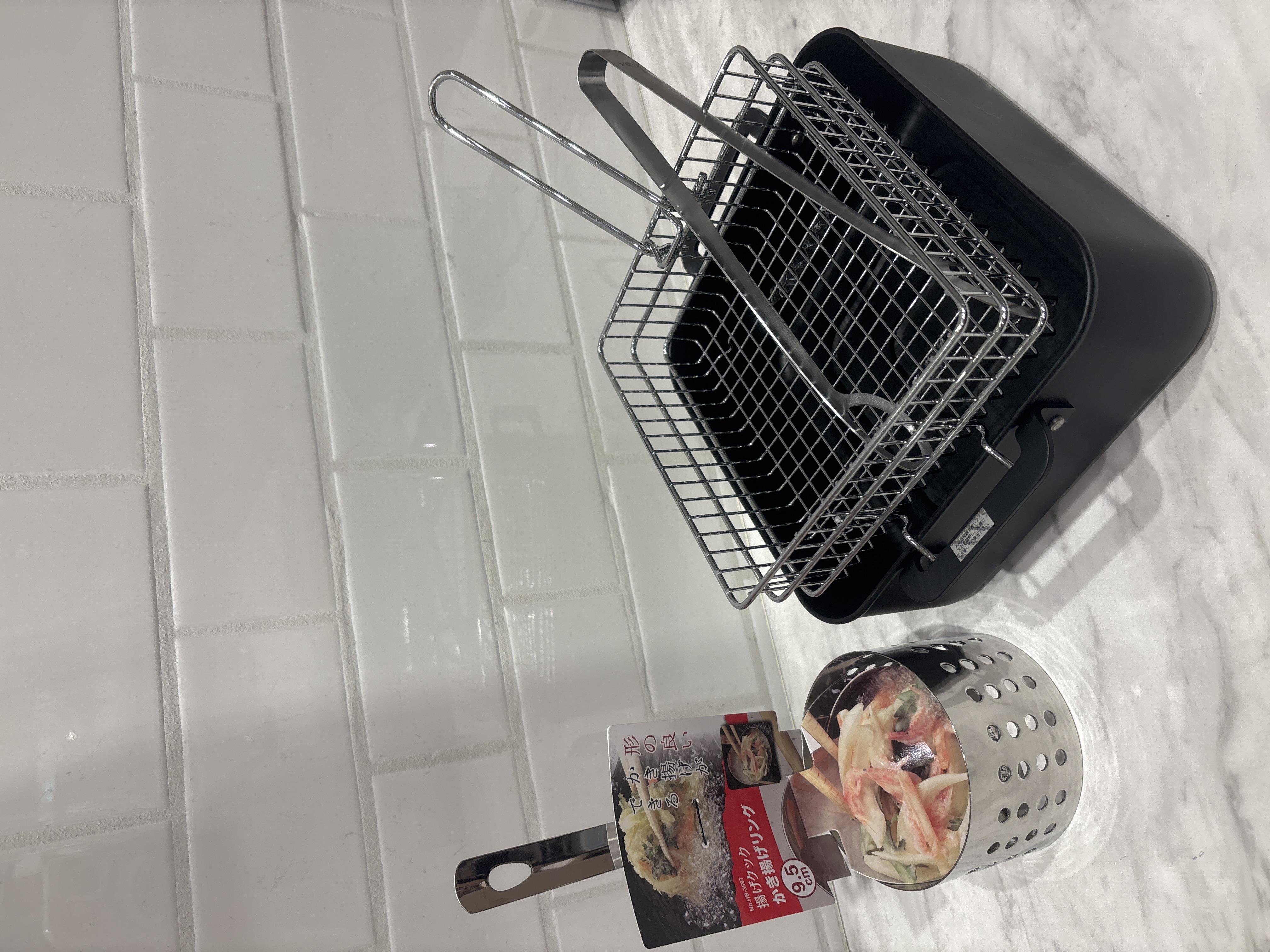 iteさんの「212 KITCHEN STORE｜鉄製正方型揚げ鍋20&times;20cm フライヤー付」を使ったコーディネート