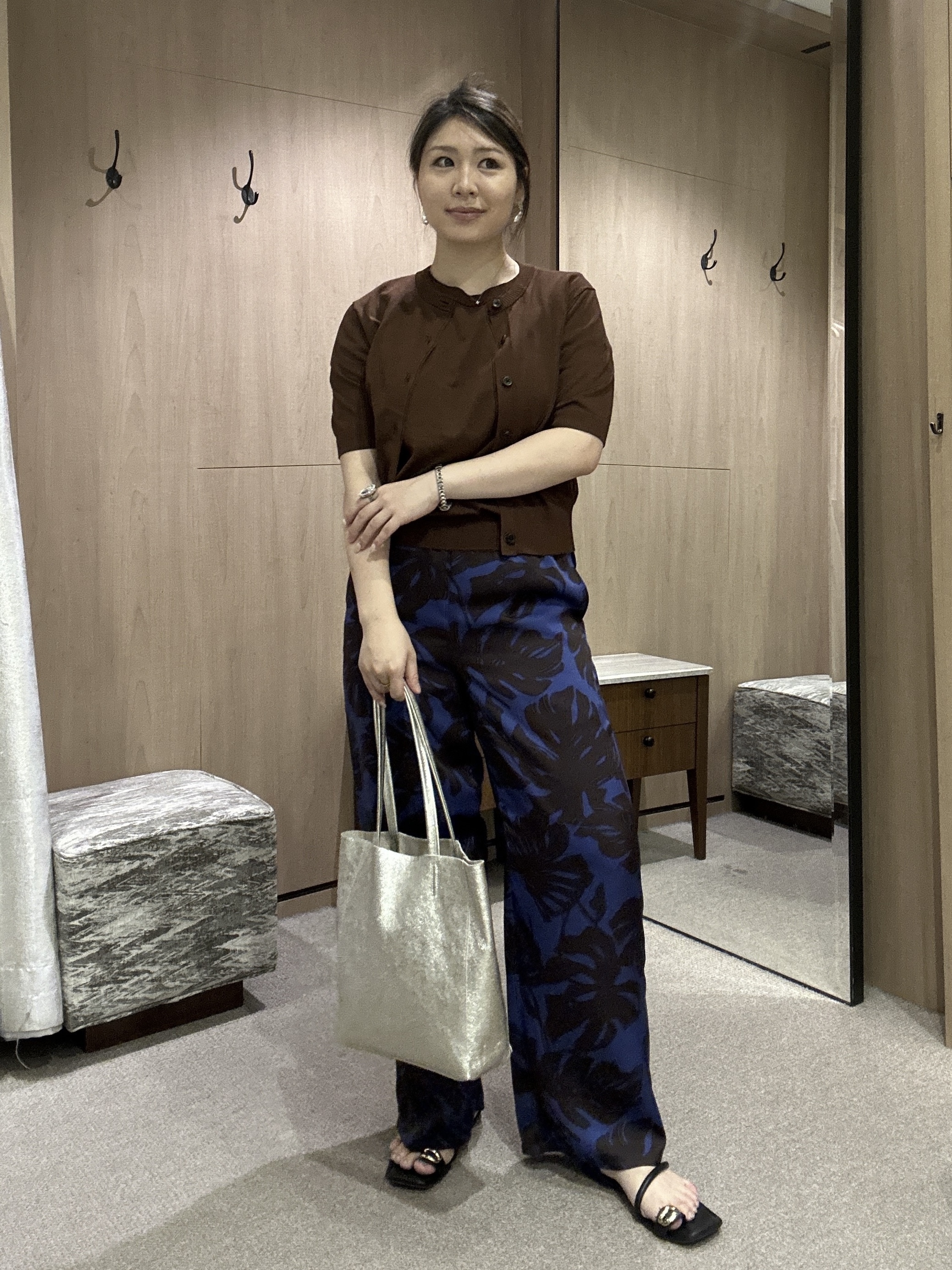 YURIさんの「UNTITLED｜【ウエストゴム】リーフプリントワイドパンツ」を使ったコーディネート