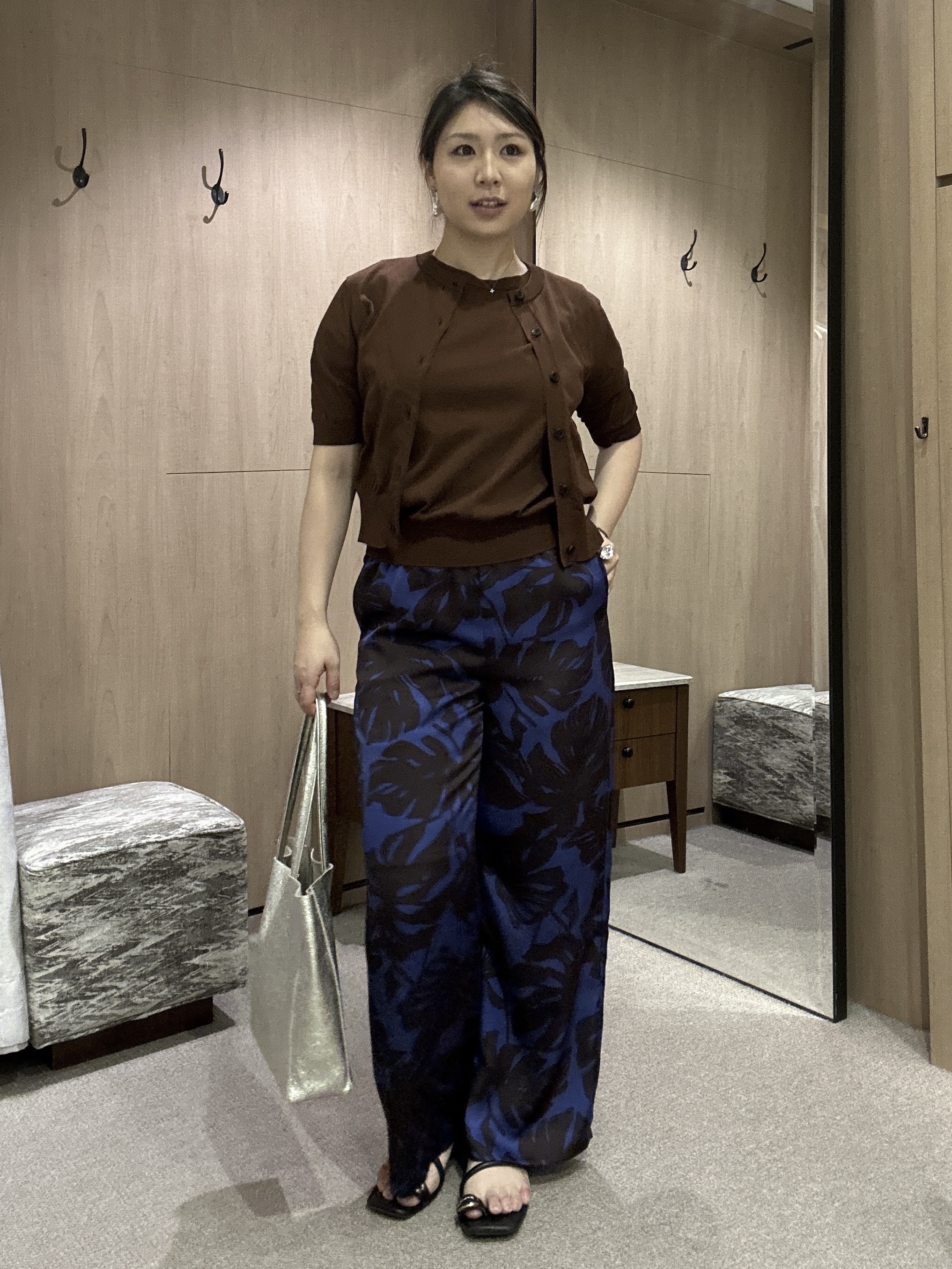 YURIさんの「UNTITLED｜【ウエストゴム】リーフプリントワイドパンツ」を使ったコーディネート