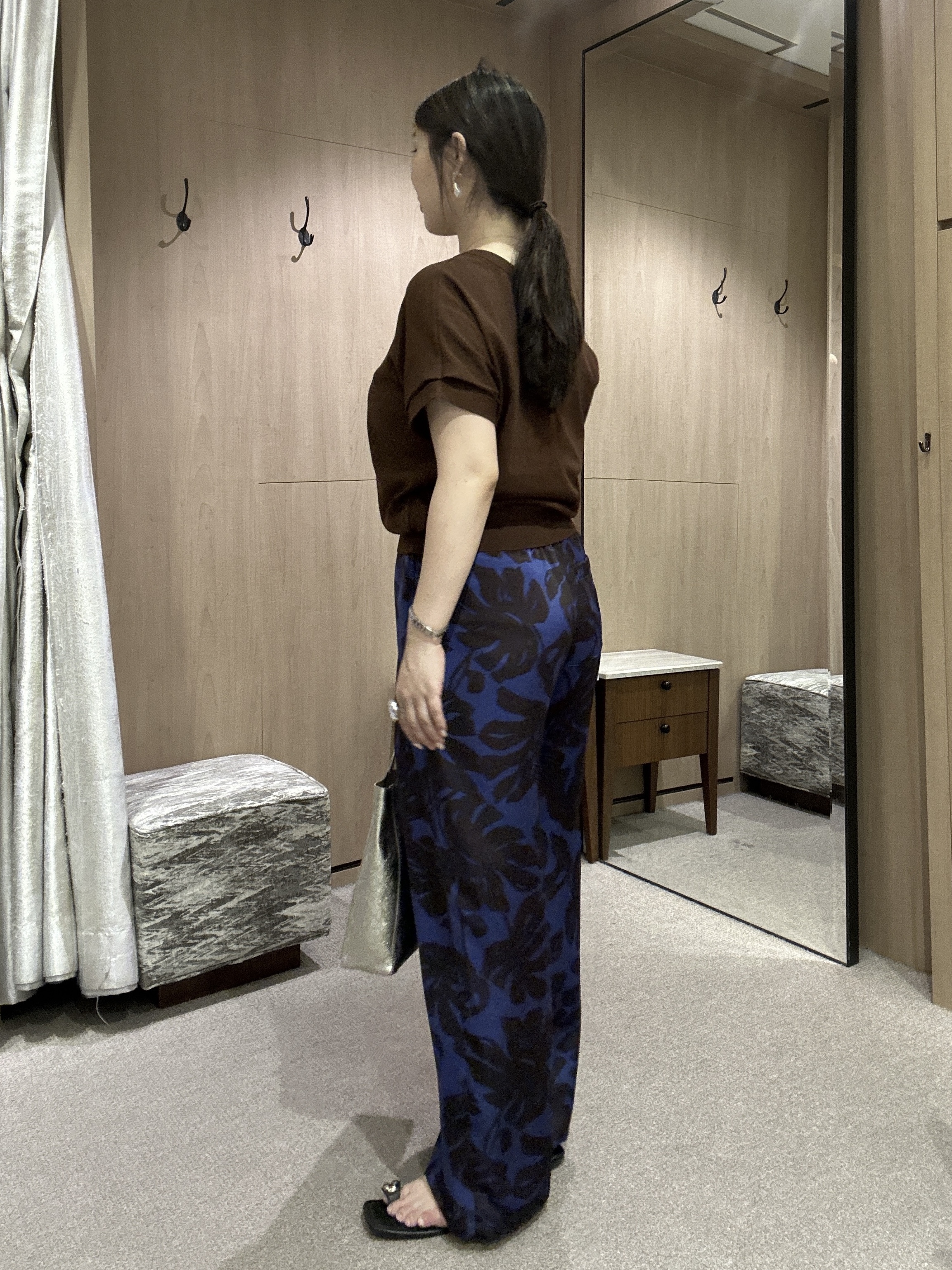YURIさんの「UNTITLED｜【ウエストゴム】リーフプリントワイドパンツ」を使ったコーディネート