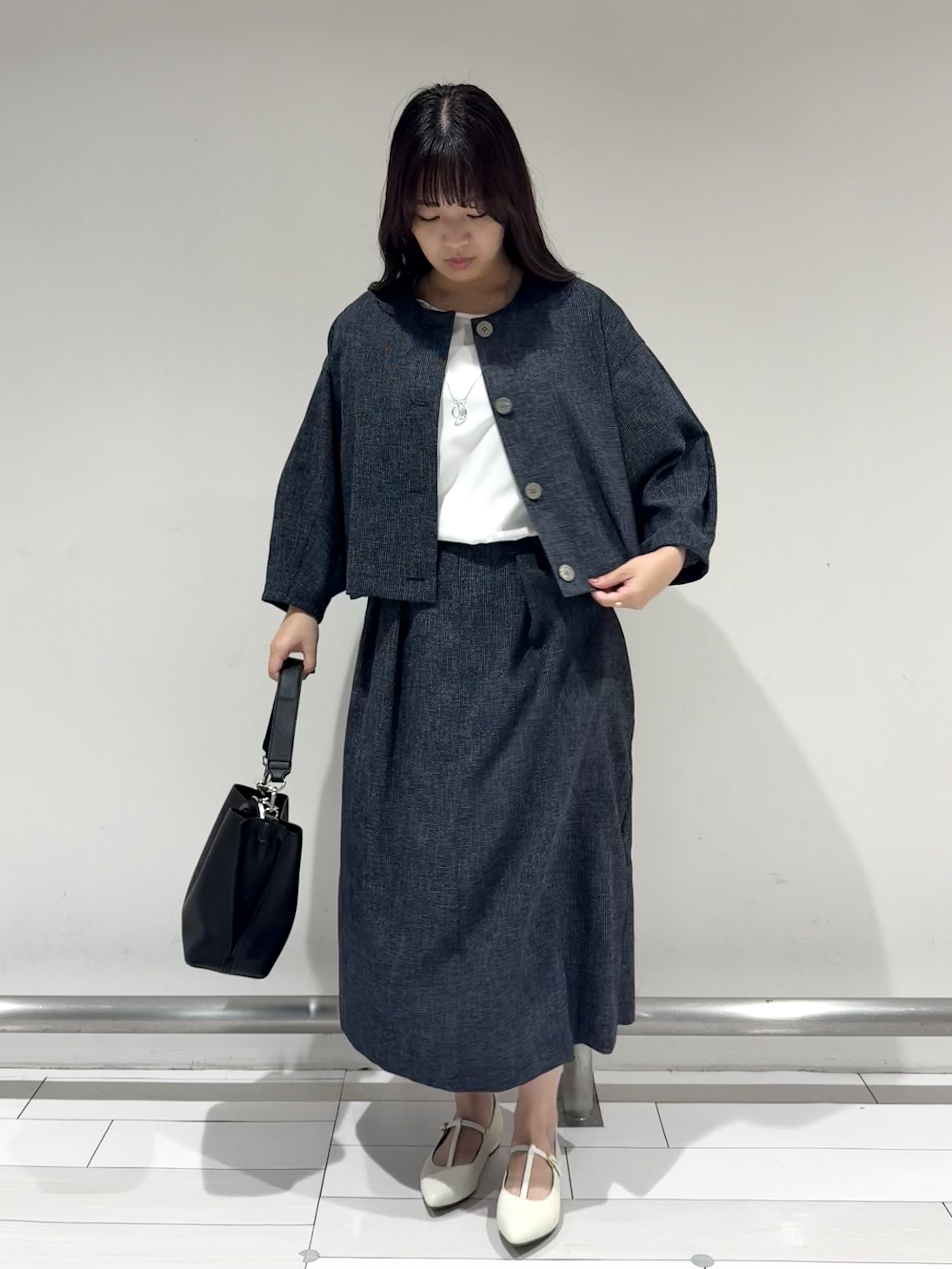 Azusaさんの「Reflect｜【セットアップ可】ツイードノーカラージャケット」を使ったコーディネート