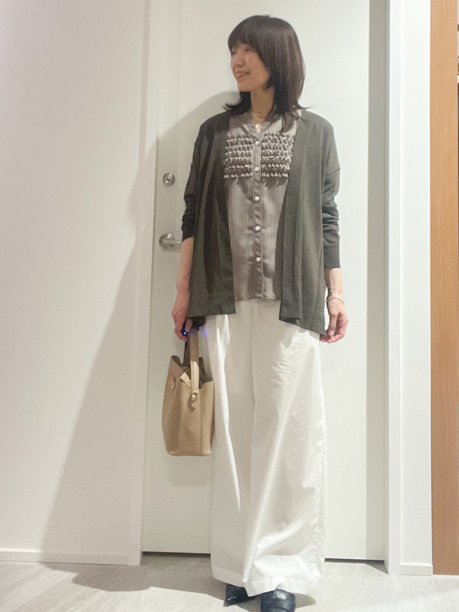 めいさんの「UNTITLED｜【接触冷感/通気性/洗える】フロントフリルブラウス」を使ったコーディネート