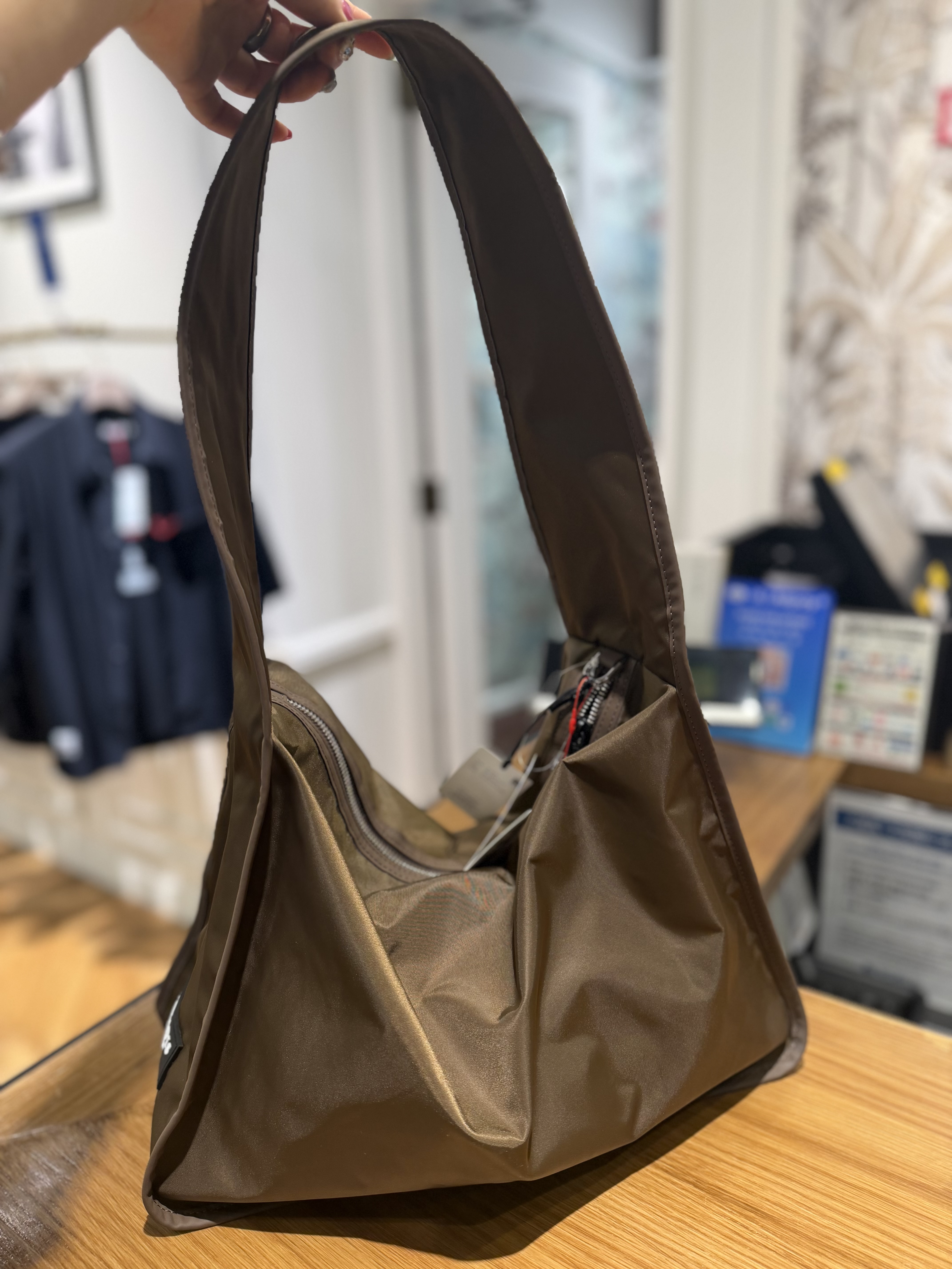 renaさんの「DRESSTERIOR｜Americana（アメリカーナ）【別注】 接触冷感 袖ロールアップ ロゴTシャツ」を使ったコーディネート