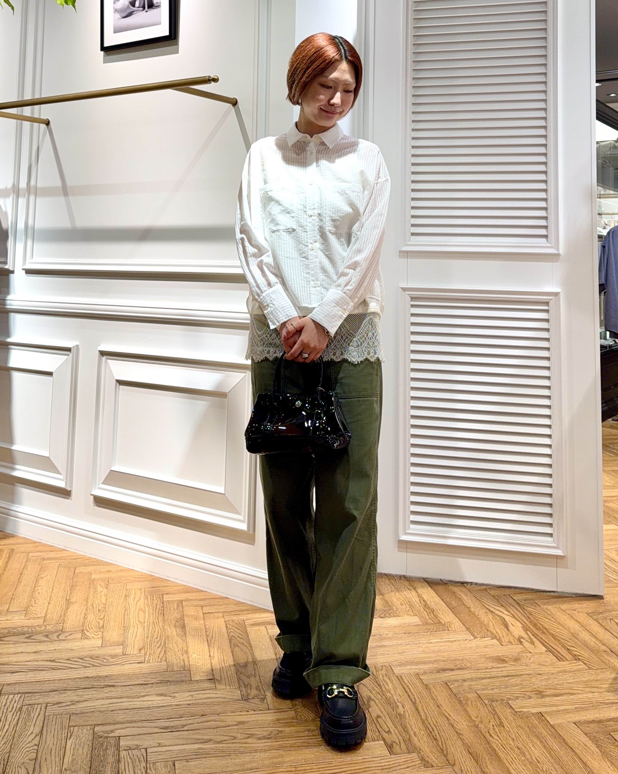 renaさんの「DRESSTERIOR｜シアーストライプクロップドシャツ」を使ったコーディネート