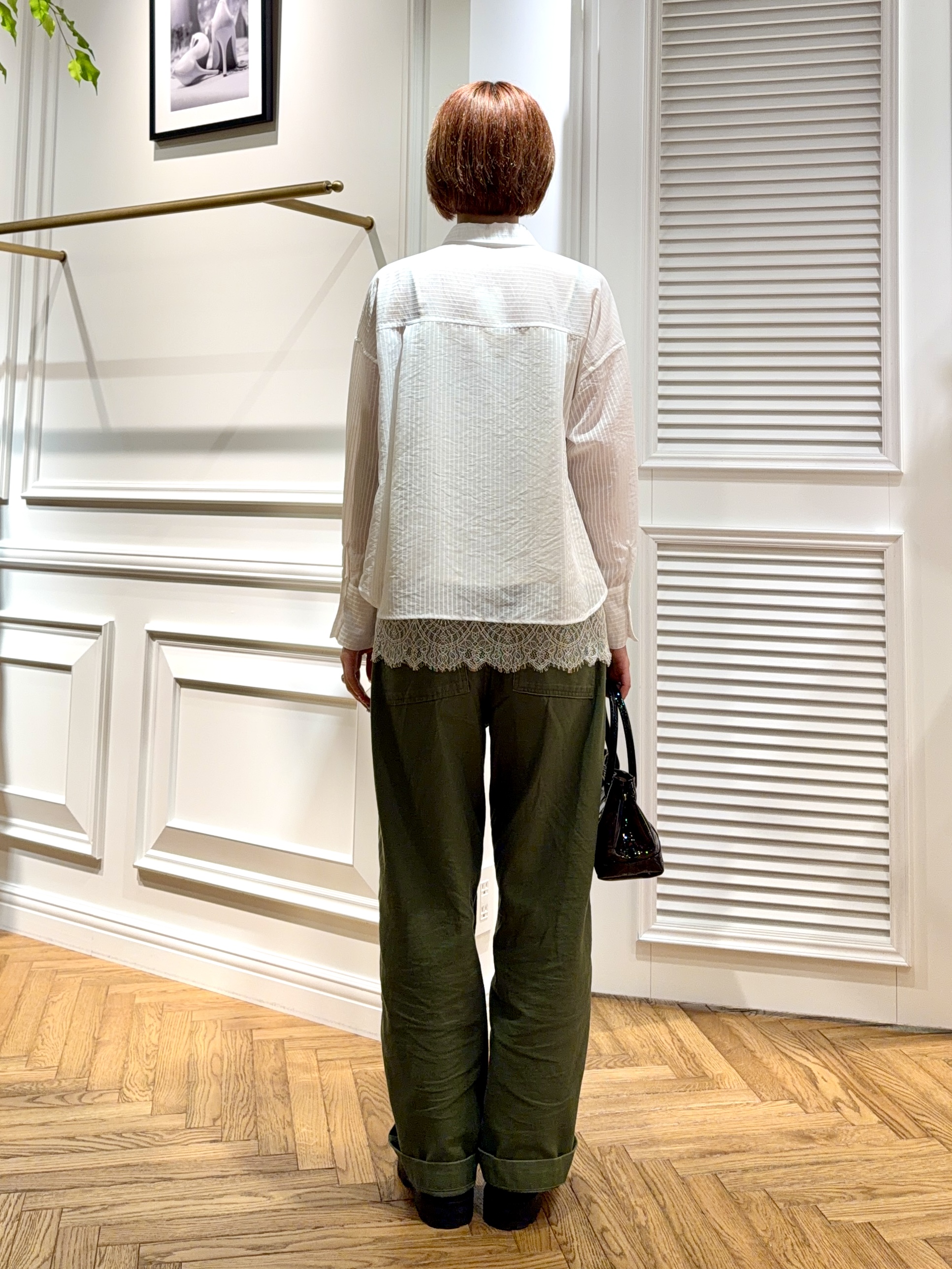 renaさんの「DRESSTERIOR｜シアーストライプクロップドシャツ」を使ったコーディネート