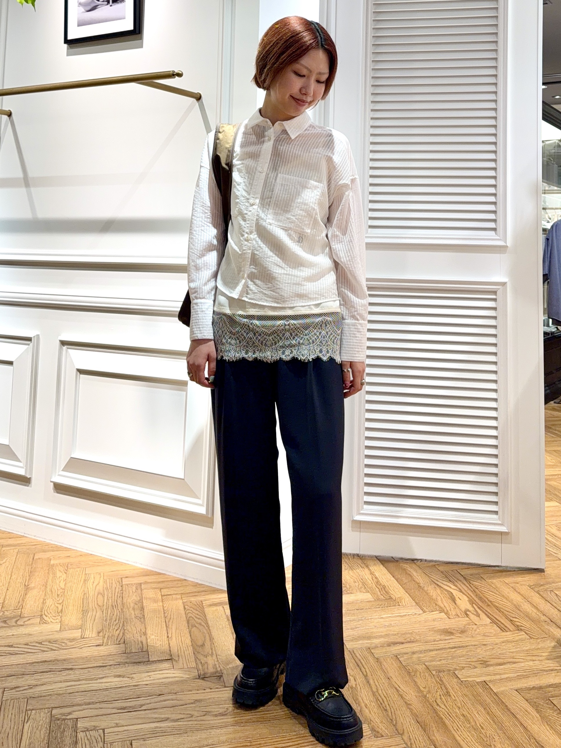 renaさんの「DRESSTERIOR｜シアーストライプクロップドシャツ」を使ったコーディネート
