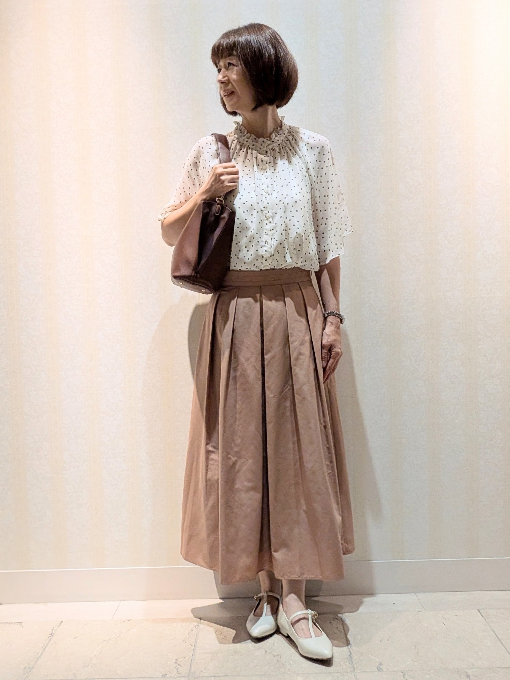 Ariさんの「Reflect｜【セットアップ／手洗い可】ドット柄シアーブラウス」を使ったコーディネート