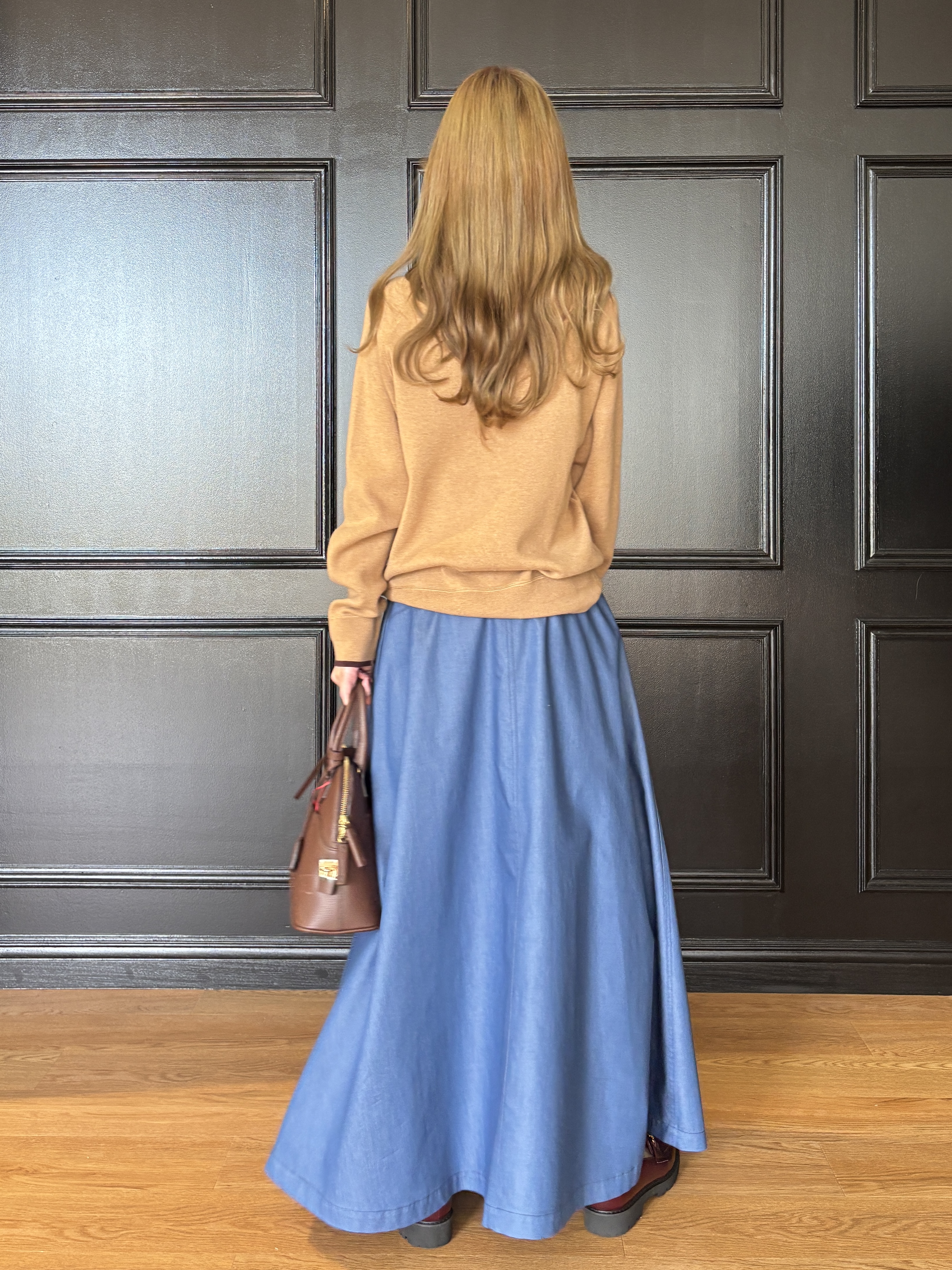 清水夏姫さんの「DRESSTERIOR｜【接触冷感/吸水速乾】クールタッチ デニムライク タックスカート」を使ったコーディネート