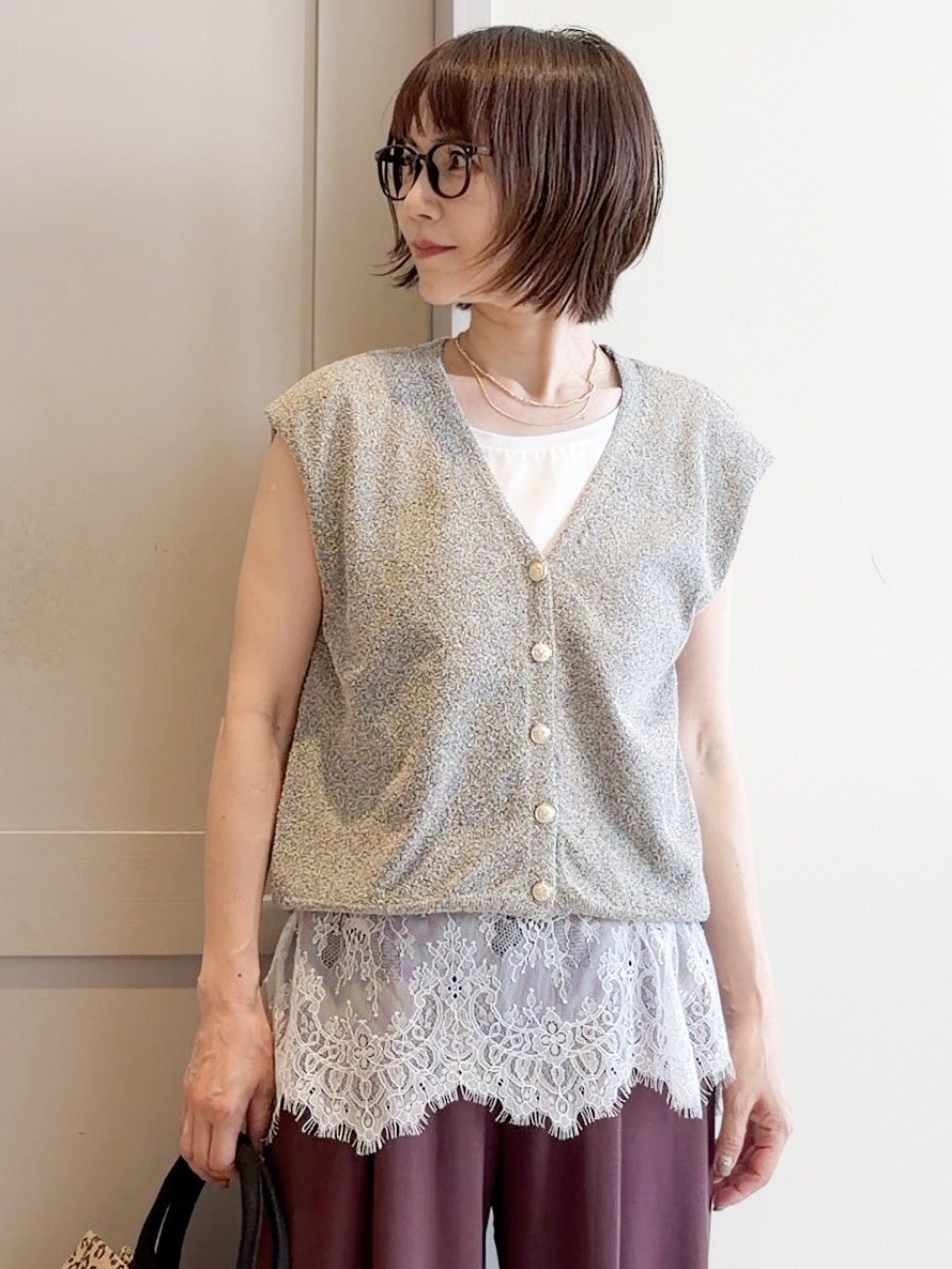 yamakoさんの「grove｜軽やかな着心地、ブークレニットベスト」を使ったコーディネート