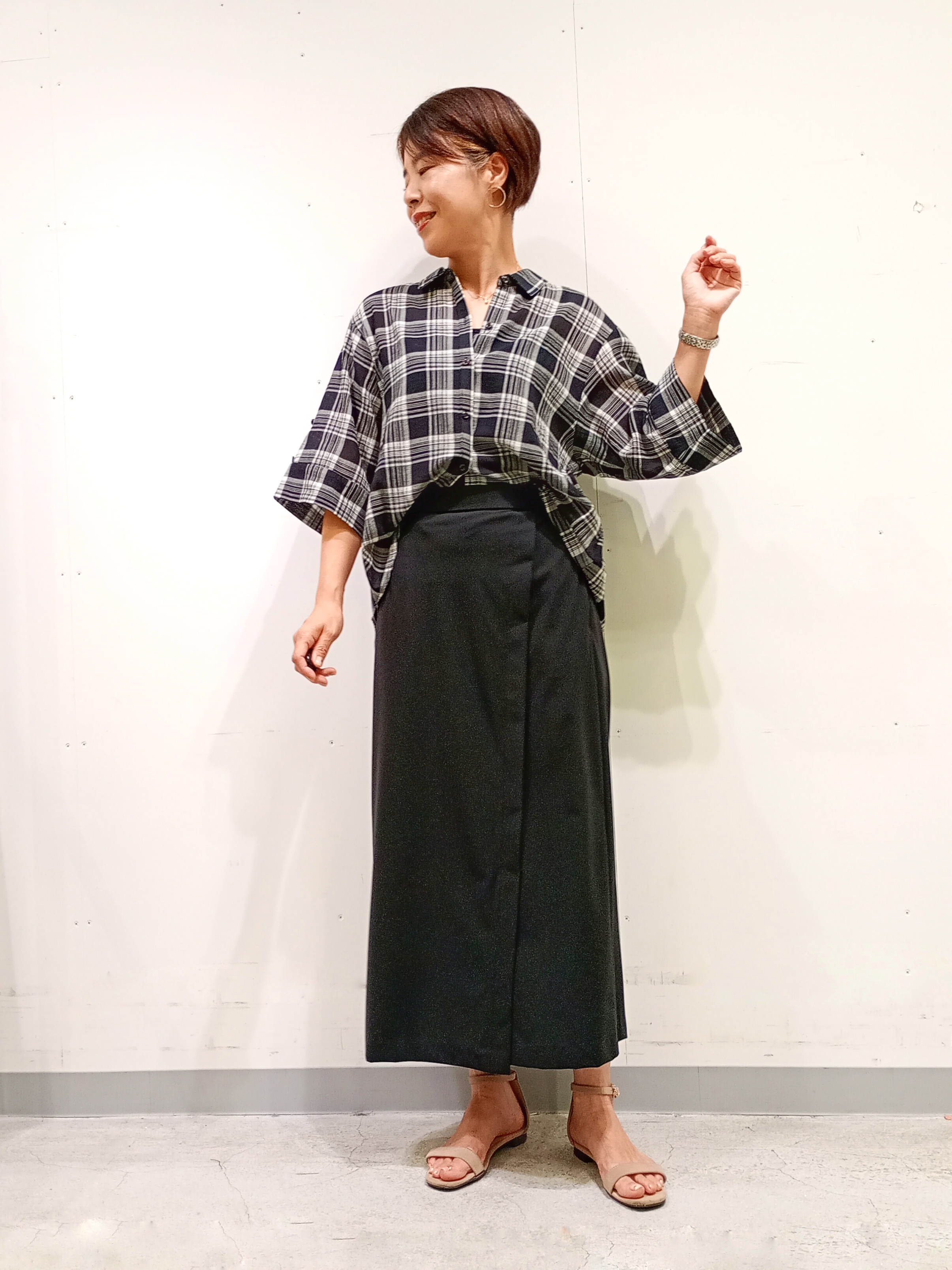 Kさんの「INDIVI｜【コットン100％／透け感／2WAY】袖アレンジ チェックシャツ」を使ったコーディネート