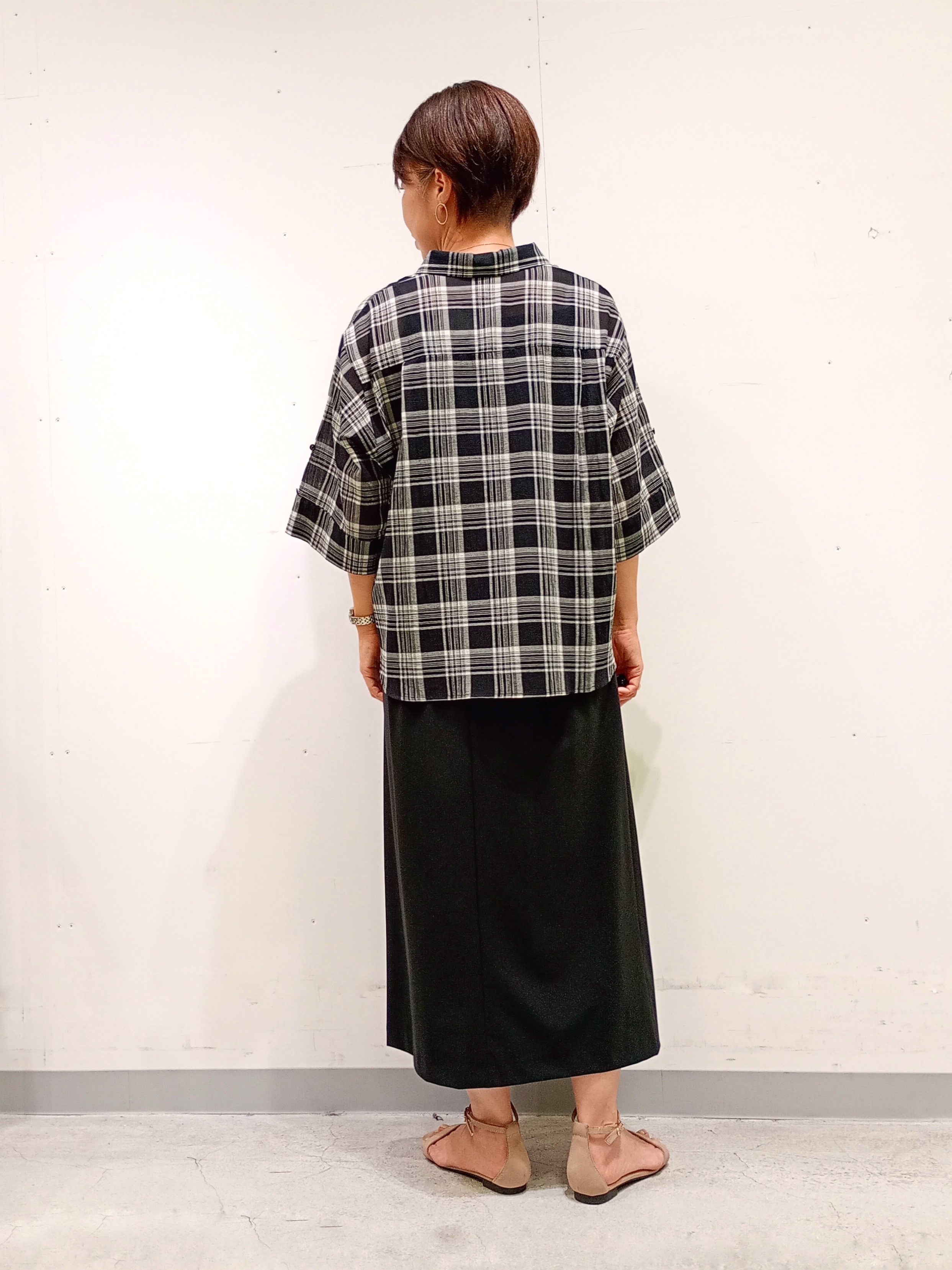 Kさんの「INDIVI｜【コットン100％／透け感／2WAY】袖アレンジ チェックシャツ」を使ったコーディネート