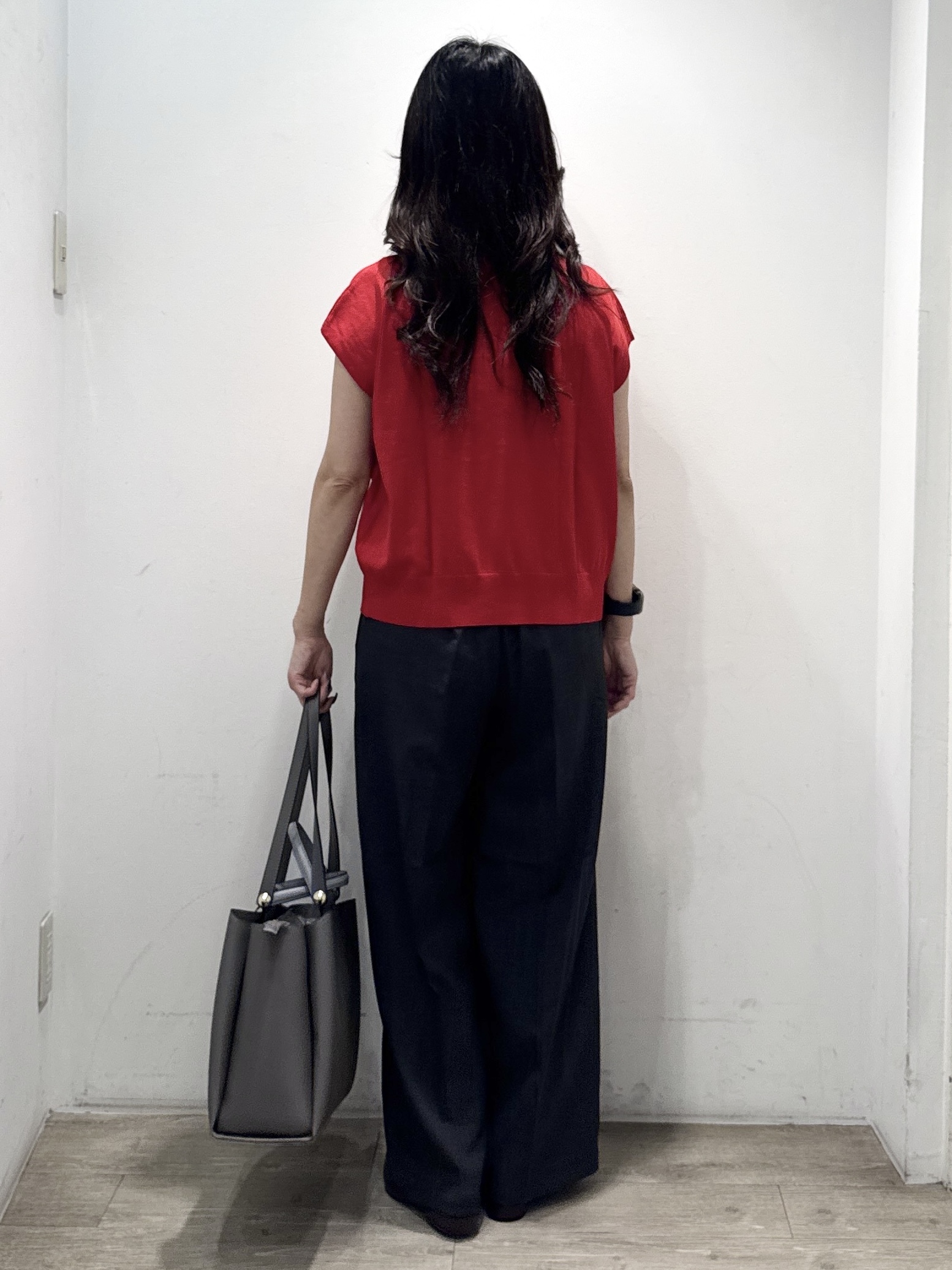 yuicciさんの「OPAQUE.CLIP｜【接触冷感／UV】フリルフレンチスリーブニット《洗濯機OK》」を使ったコーディネート