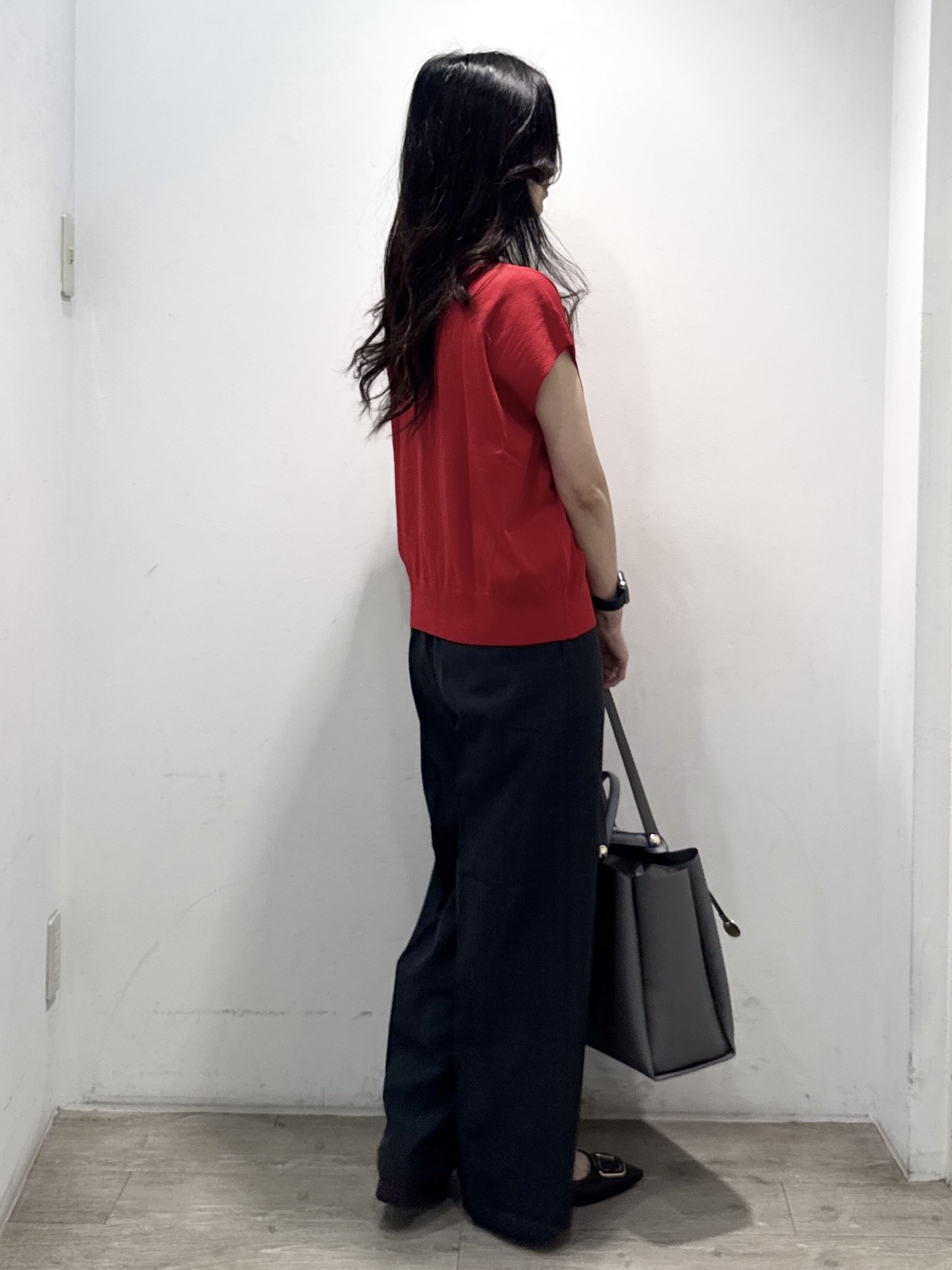 yuicciさんの「OPAQUE.CLIP｜【接触冷感／UV】フリルフレンチスリーブニット《洗濯機OK》」を使ったコーディネート