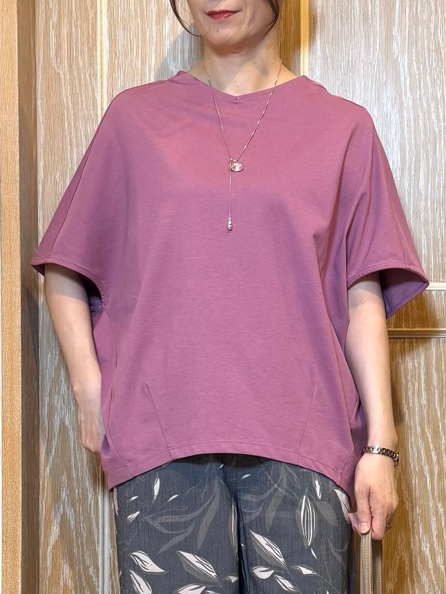KAORIさんの「SHOO･LA･RUE｜【ひんやり/体型カバー】インせず着られる 上品見えのドルマントップス」を使ったコーディネート