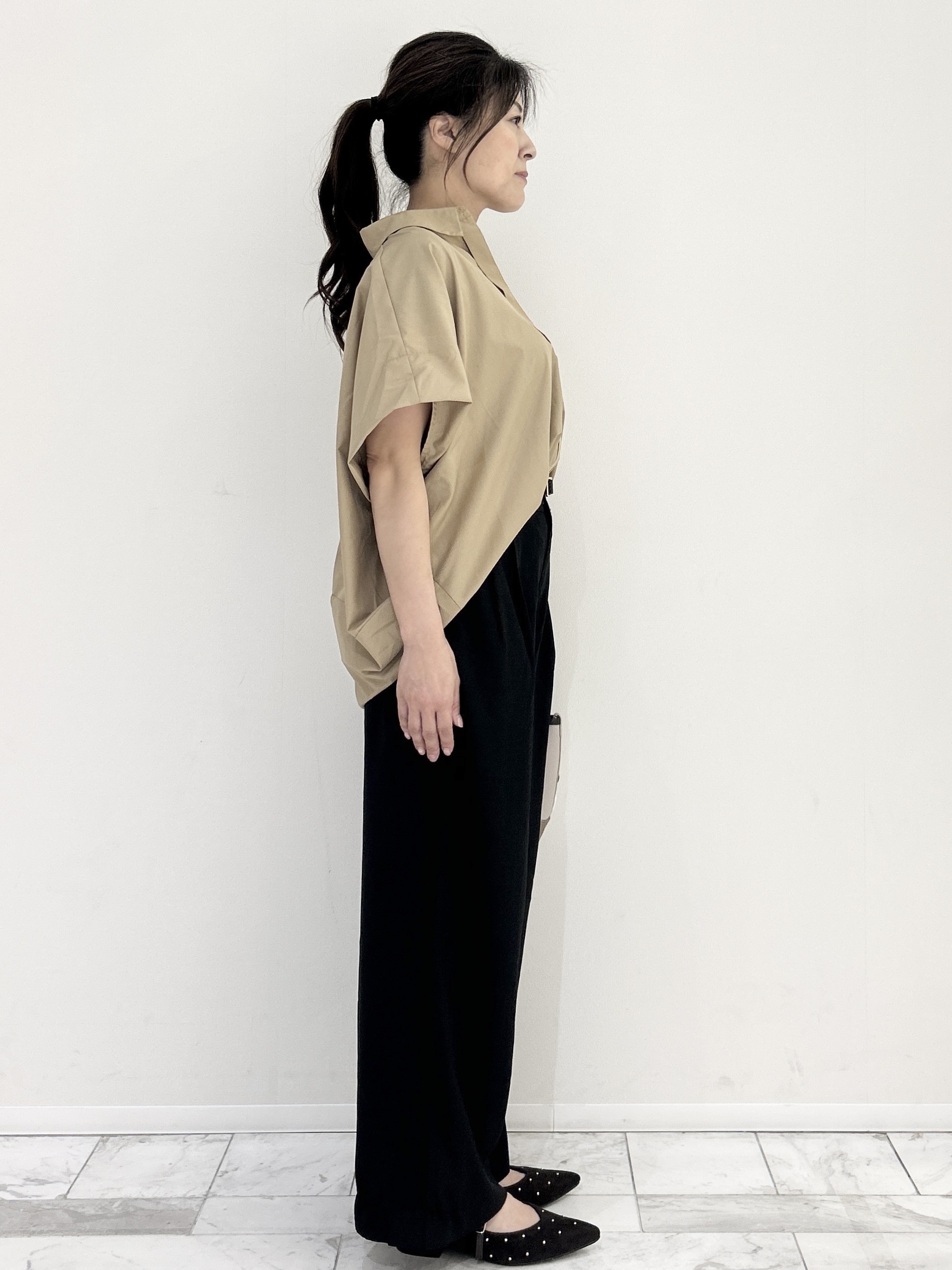 りなさんの「OPAQUE.CLIP｜タックニュアンスフォルムシャツ【洗濯機OK】」を使ったコーディネート