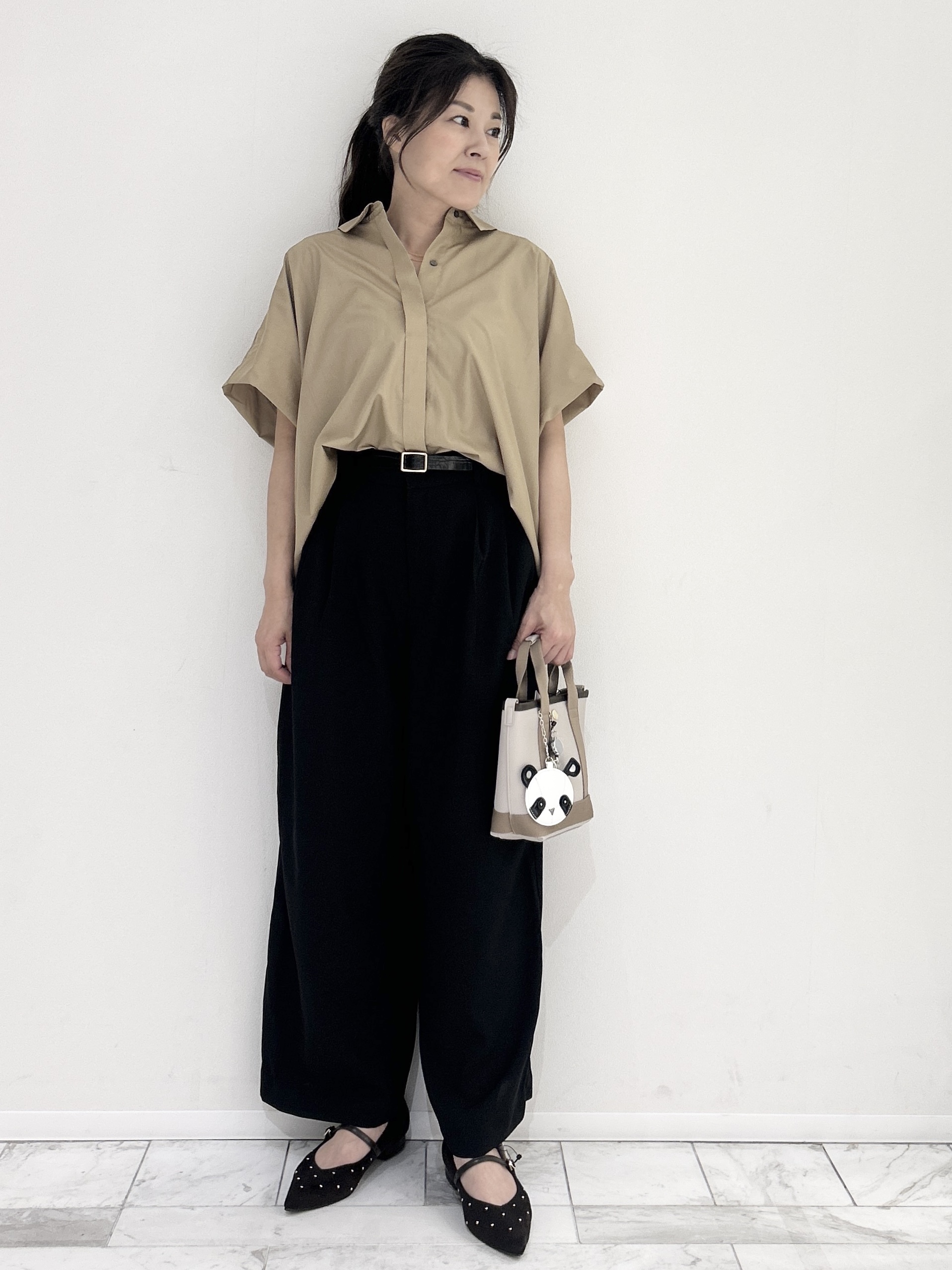 りなさんの「OPAQUE.CLIP｜タックニュアンスフォルムシャツ【洗濯機OK】」を使ったコーディネート