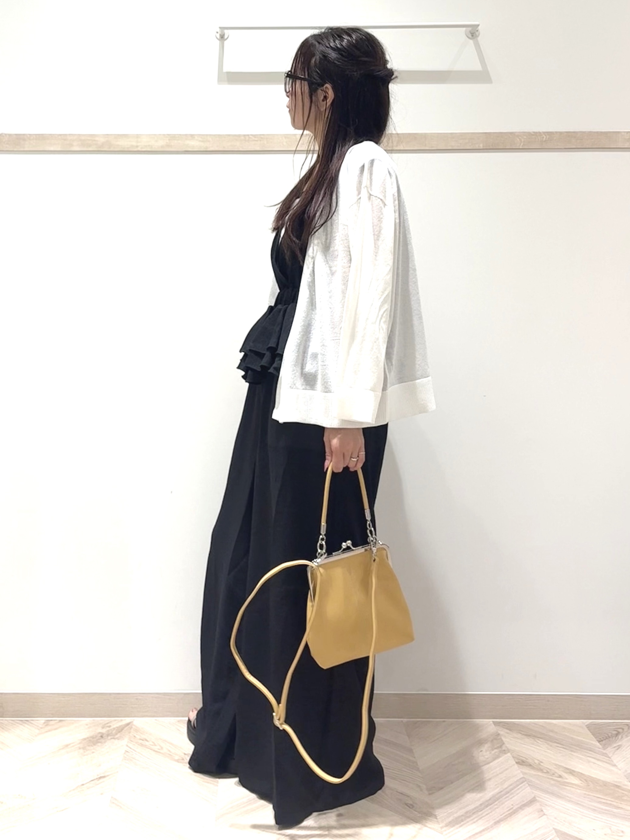 nanaさんの「SHOO･LA･RUE｜【ひんやり/洗濯機可/S-LL】オンにもオフにも マルチに使えるボタンレスカーディガン」を使ったコーディネート