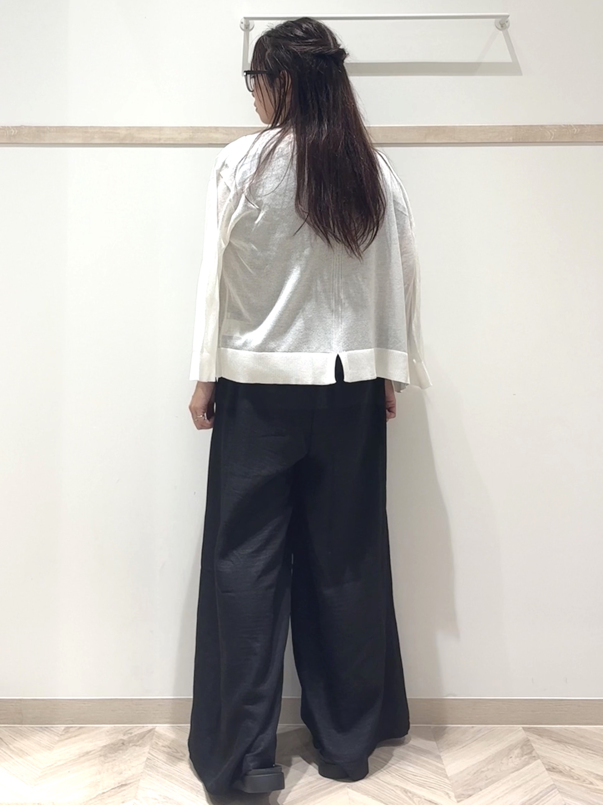 nanaさんの「SHOO･LA･RUE｜【ひんやり/洗濯機可/S-LL】オンにもオフにも マルチに使えるボタンレスカーディガン」を使ったコーディネート