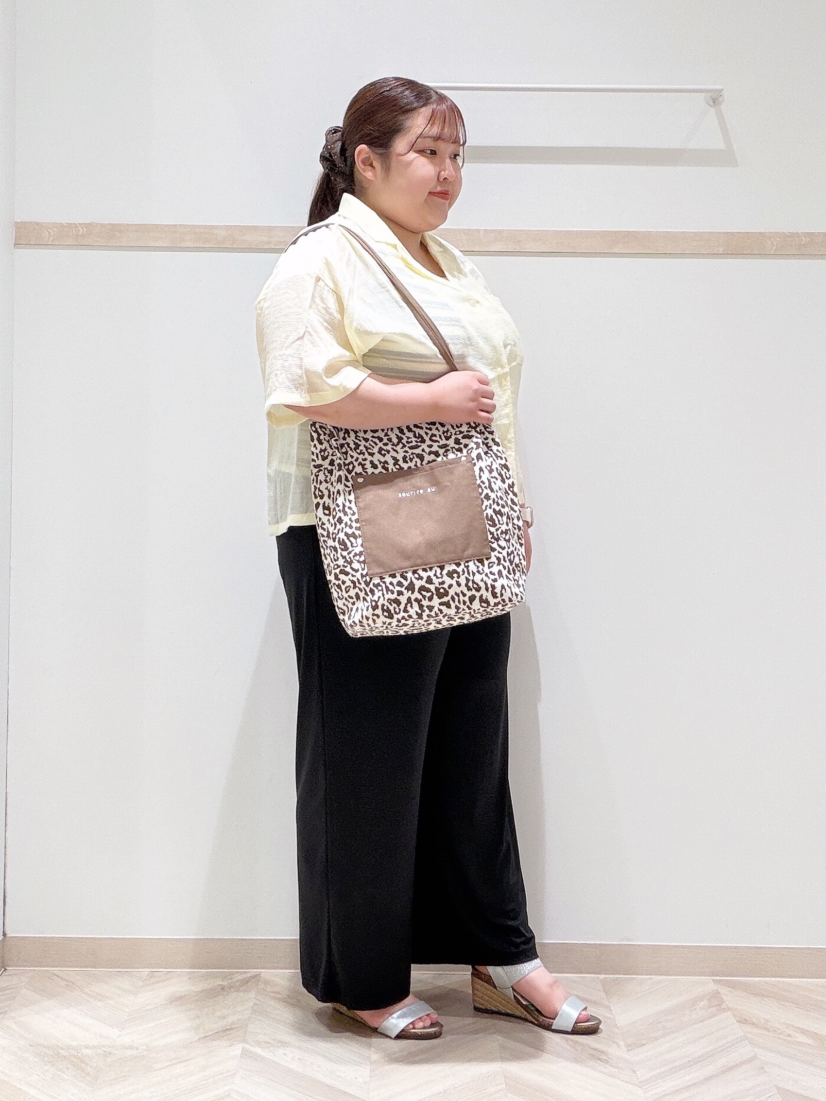 ゆめかさんの「SHOO･LA･RUE｜【S-LL/洗濯機可】抜け感たっぷり 程よい透け感のポケット付きシャツ」を使ったコーディネート