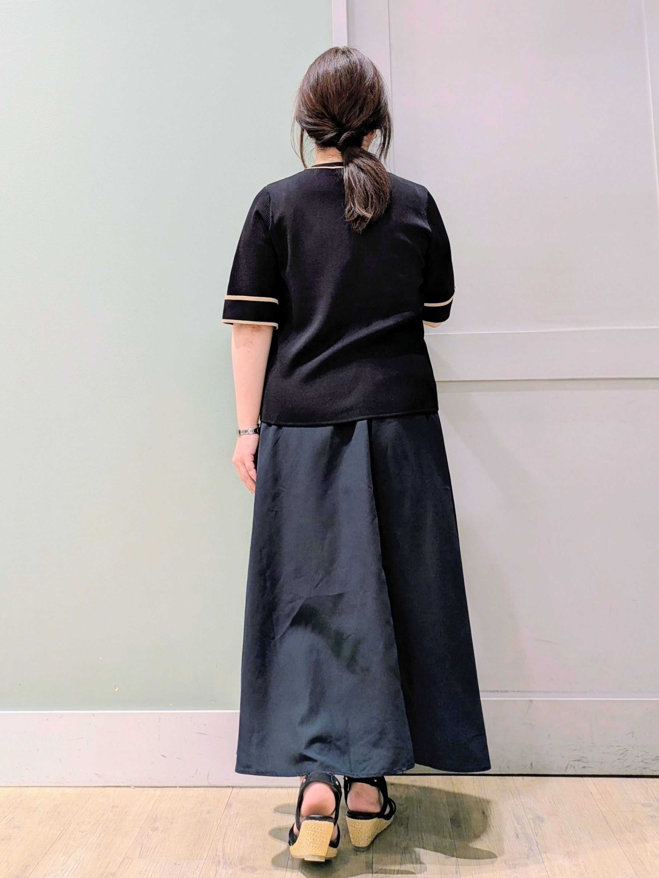 チグ♪さんの「grove｜新色追加！【シリーズ累計36万枚/名品ニット】やわらかドライタッチ 袖メッシュ編みニット」を使ったコーディネート