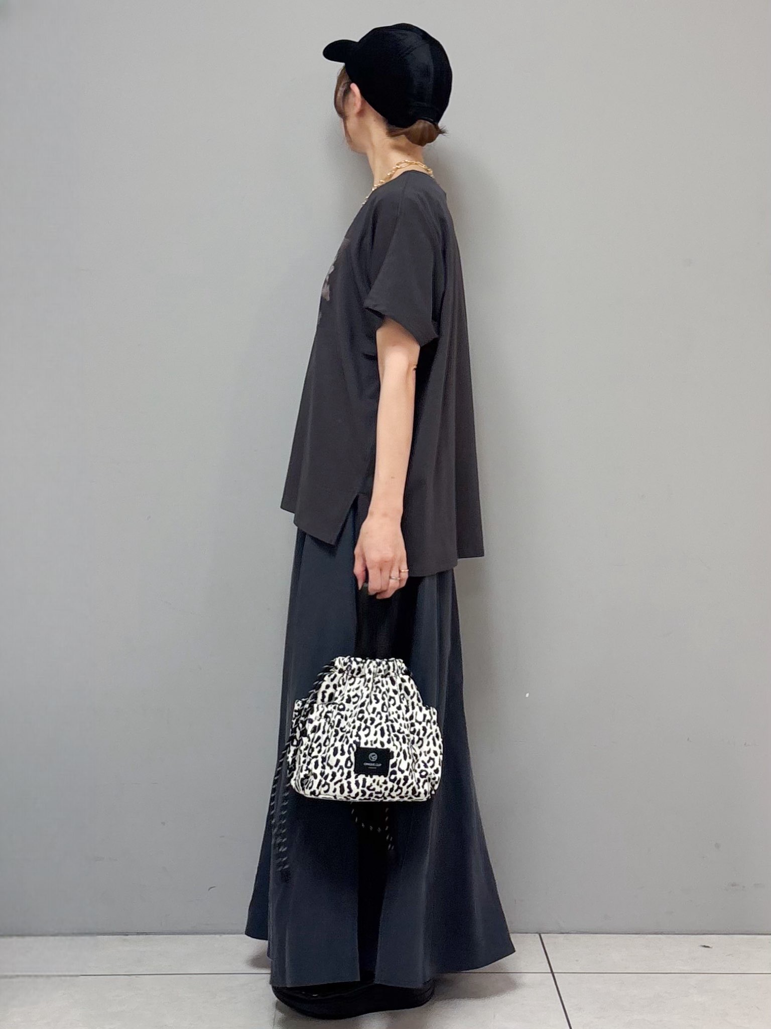 yさんの「OPAQUE.CLIP｜フォトプリントTシャツ【洗濯機OK】」を使ったコーディネート