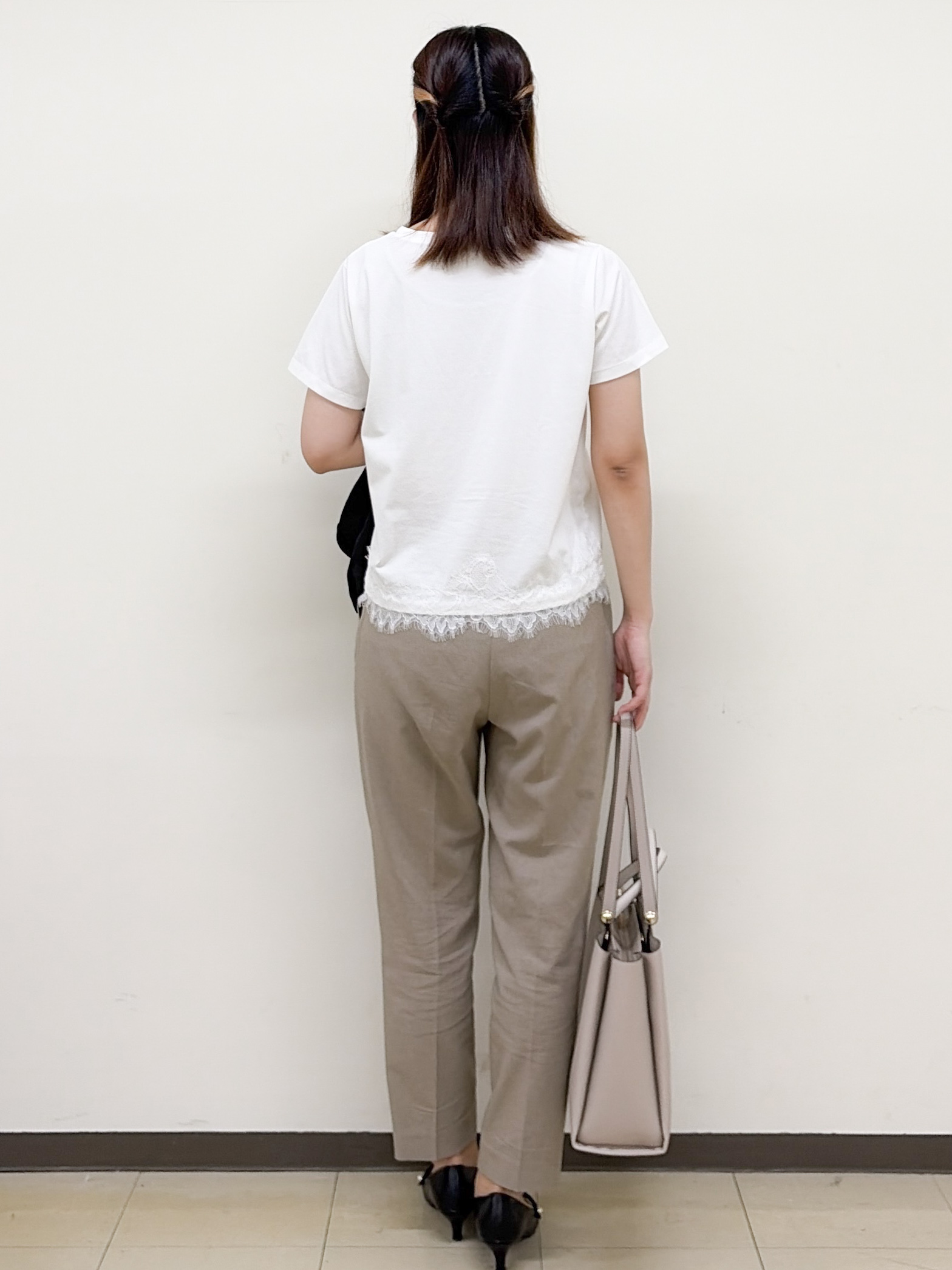 yurinaさんの「index｜【接触冷感／UVケア】裾レースロゴTシャツ《洗濯機OK／S-3L》」を使ったコーディネート