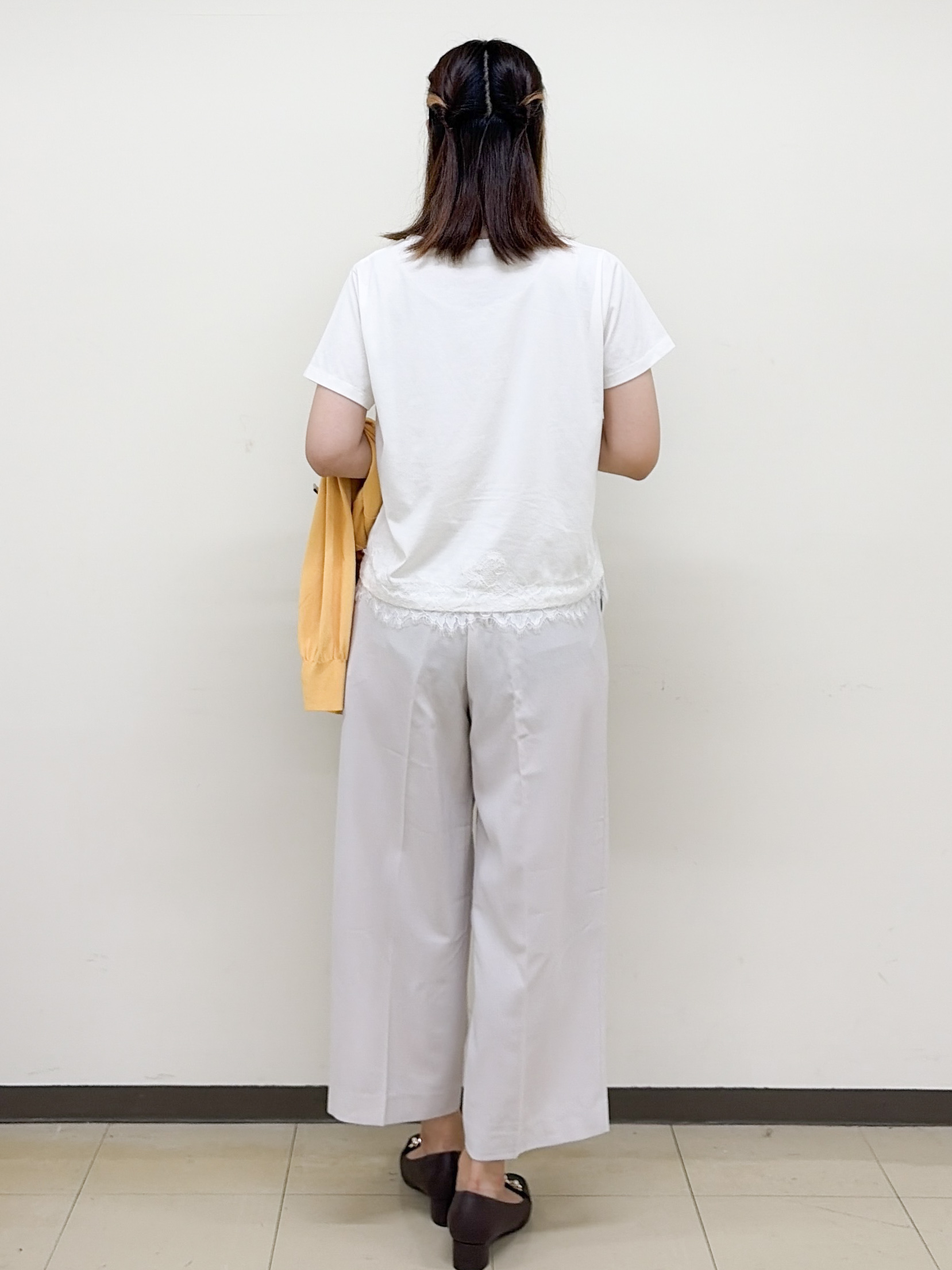 yurinaさんの「index｜【接触冷感／UVケア】裾レースロゴTシャツ《洗濯機OK／S-3L》」を使ったコーディネート