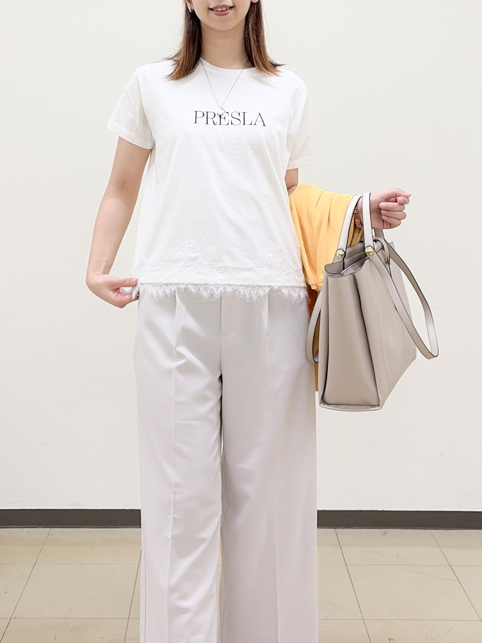 yurinaさんの「index｜【接触冷感／UVケア】裾レースロゴTシャツ《洗濯機OK／S-3L》」を使ったコーディネート