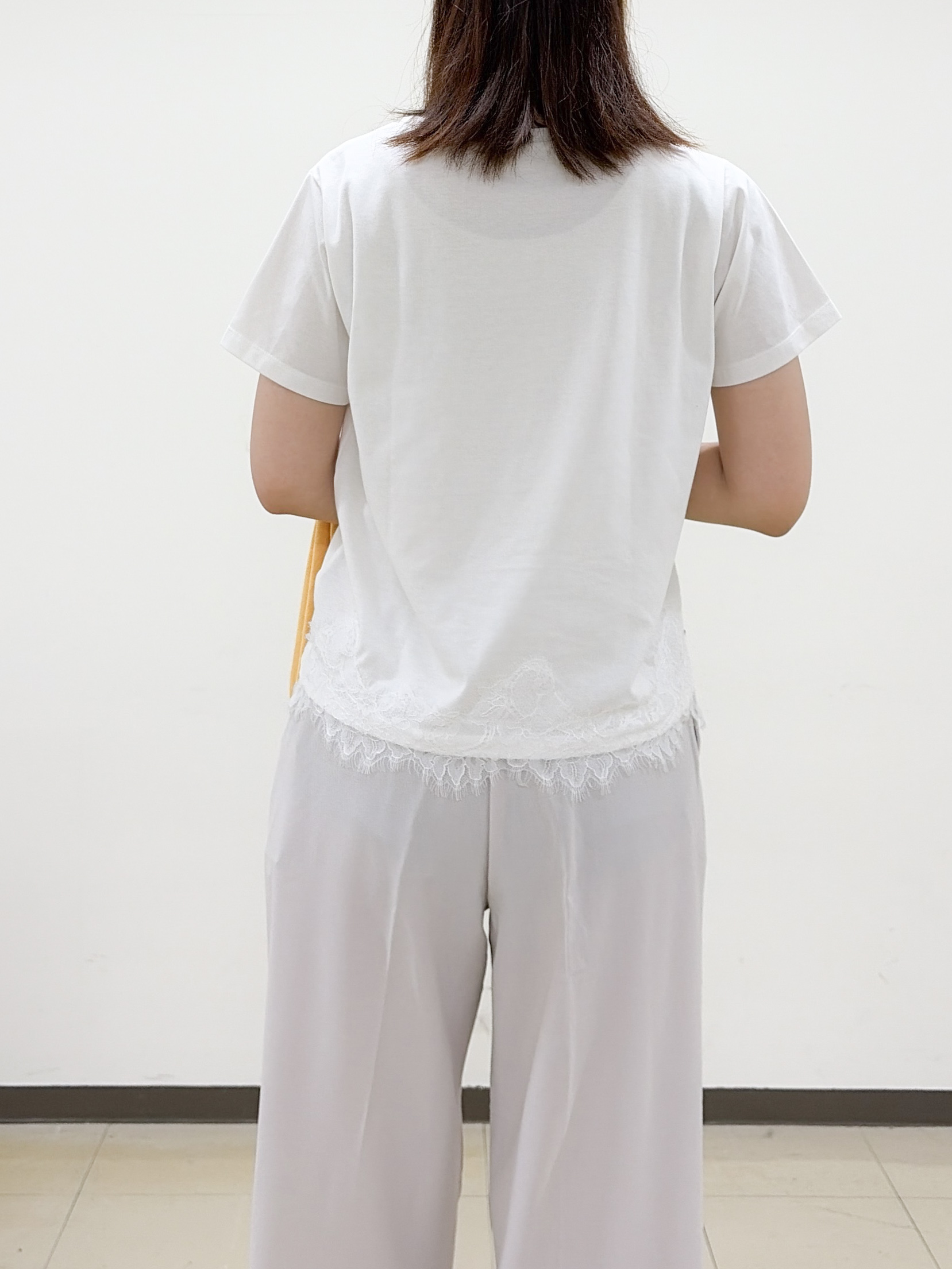 yurinaさんの「index｜【接触冷感／UVケア】裾レースロゴTシャツ《洗濯機OK／S-3L》」を使ったコーディネート