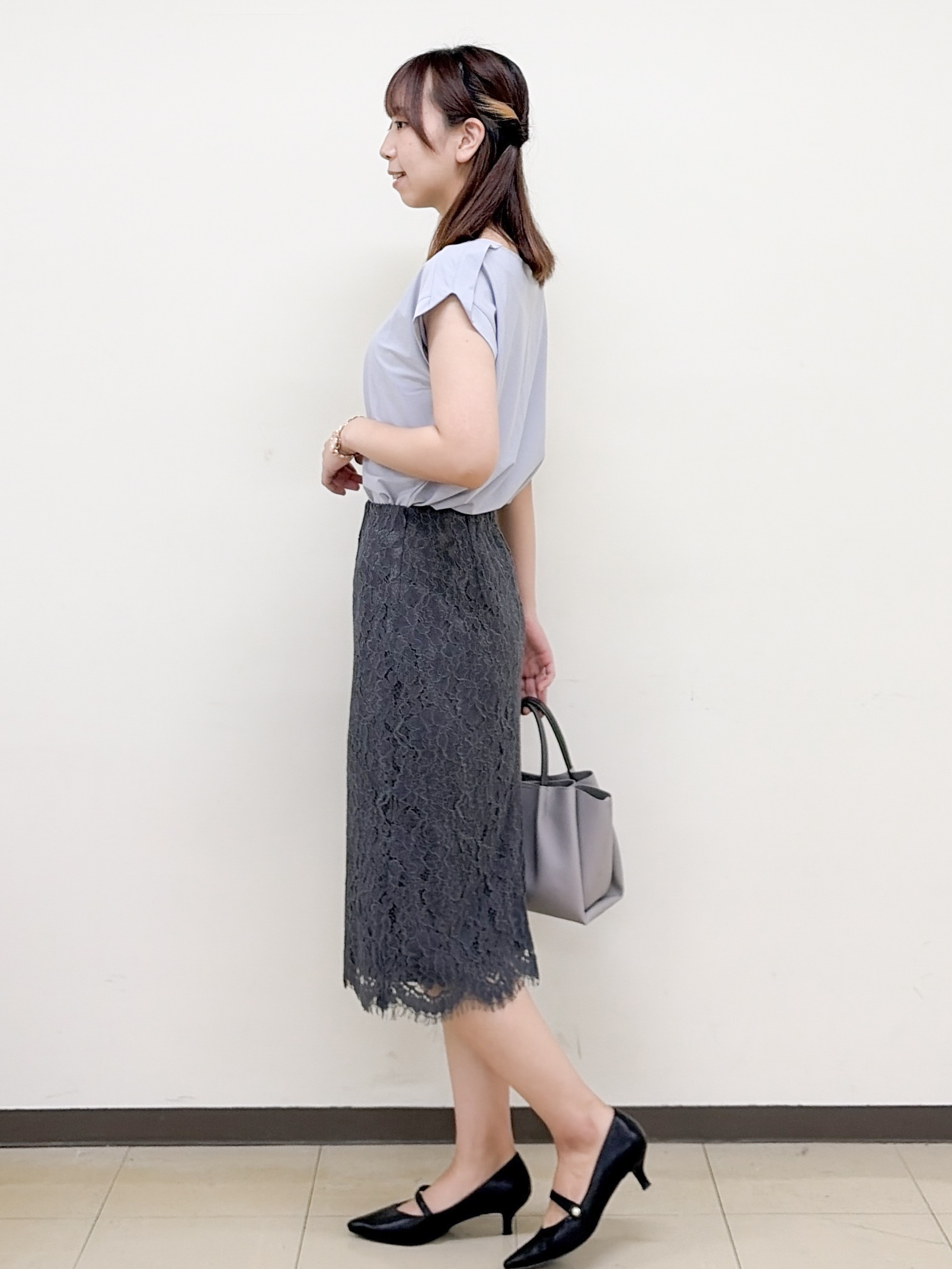 yurinaさんの「index｜【接触冷感】ひんやりキーネックフレンチトップス《洗濯機OK》」を使ったコーディネート