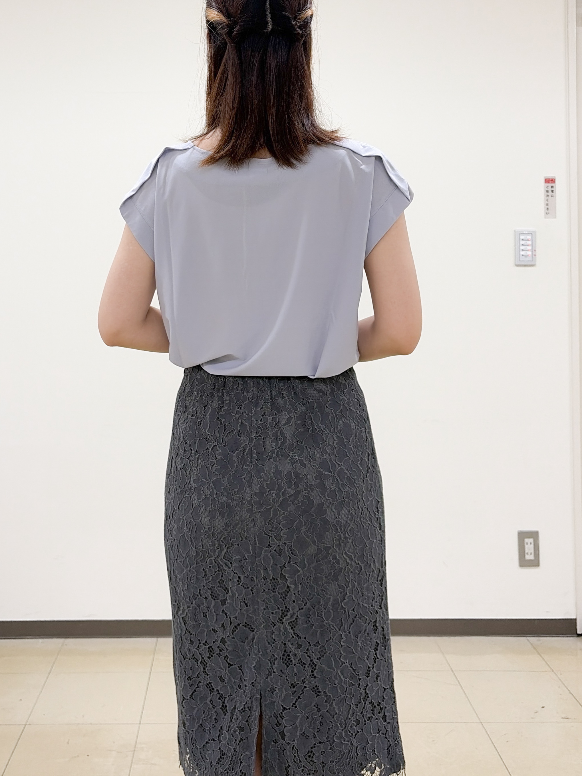 yurinaさんの「index｜【接触冷感】ひんやりキーネックフレンチトップス《洗濯機OK》」を使ったコーディネート