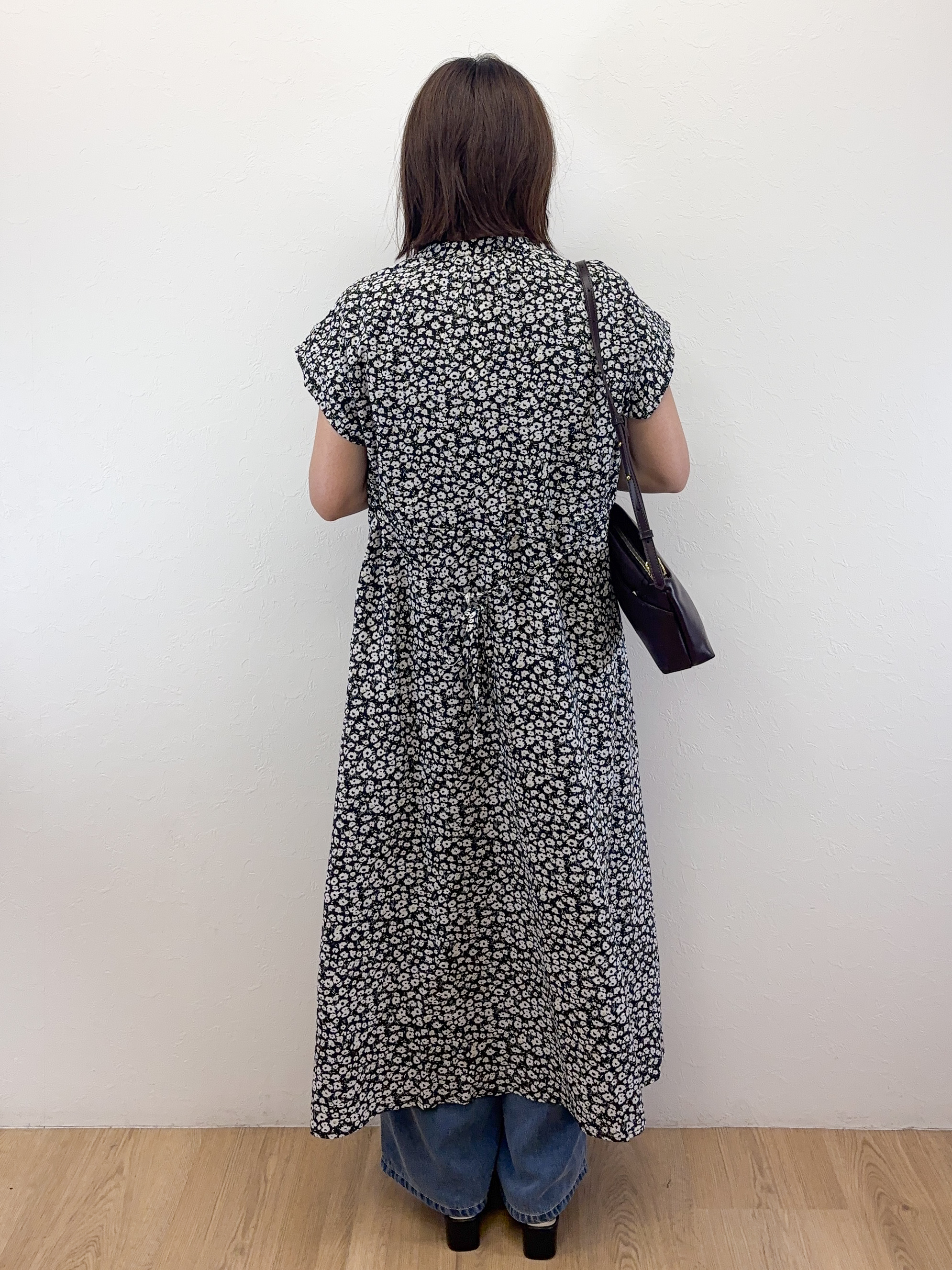 Takeさんの「OPAQUE.CLIP｜小花柄スキッパーワンピース【洗濯機OK】」を使ったコーディネート