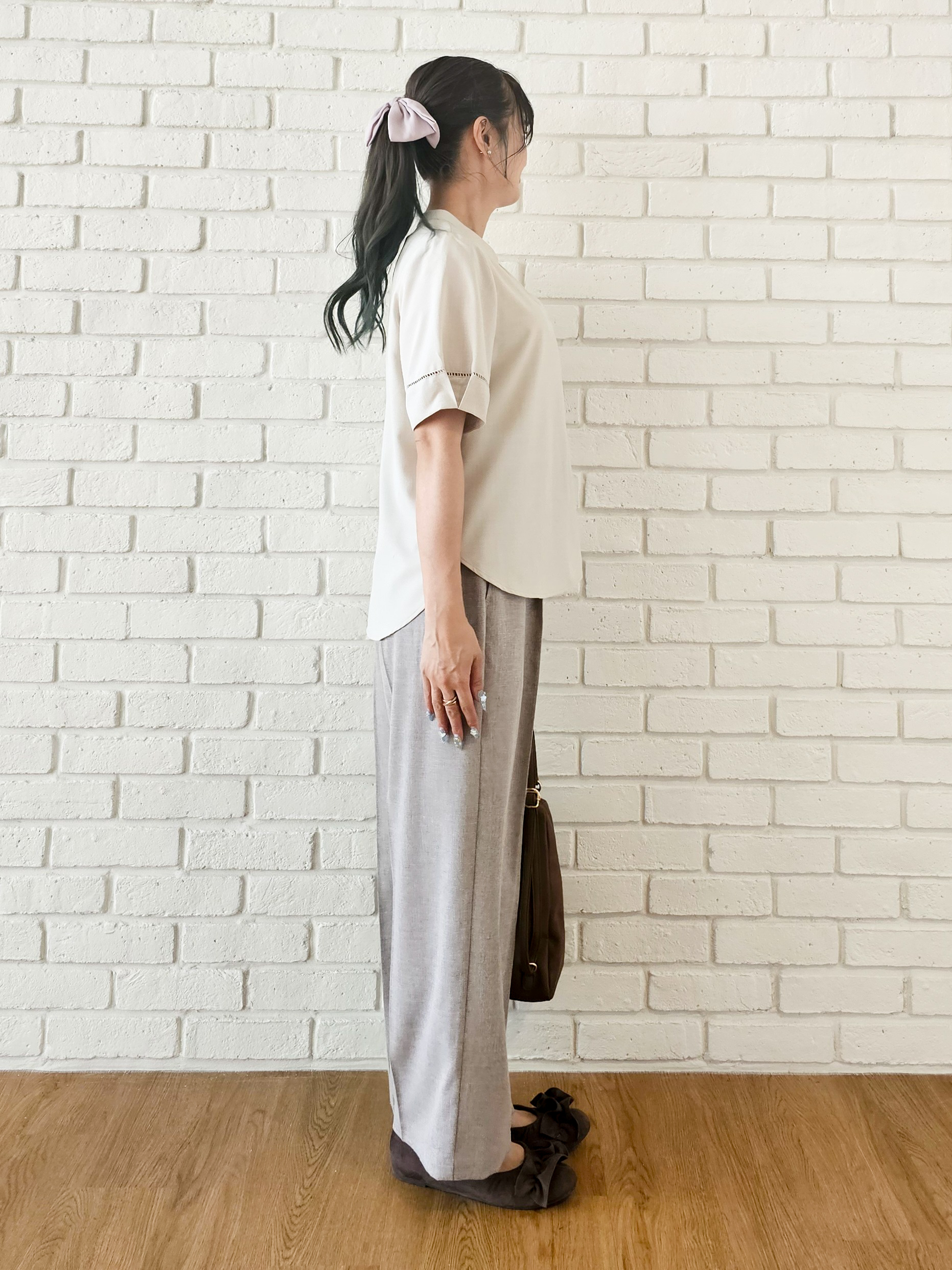 ゆゆさんの「SHOO･LA･RUE｜【洗濯後しわになりにくい／インせずきまる】麻調ハシゴレーススキッパーブラウス」を使ったコーディネート