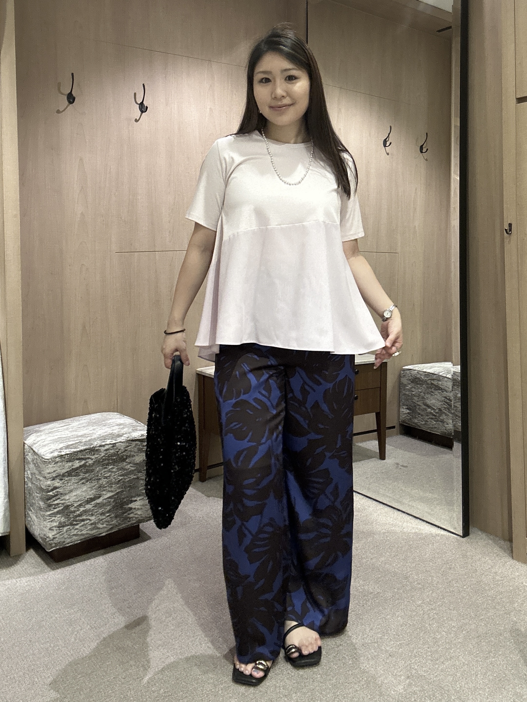 YURIさんの「UNTITLED｜【ウエストゴム】リーフプリントワイドパンツ」を使ったコーディネート