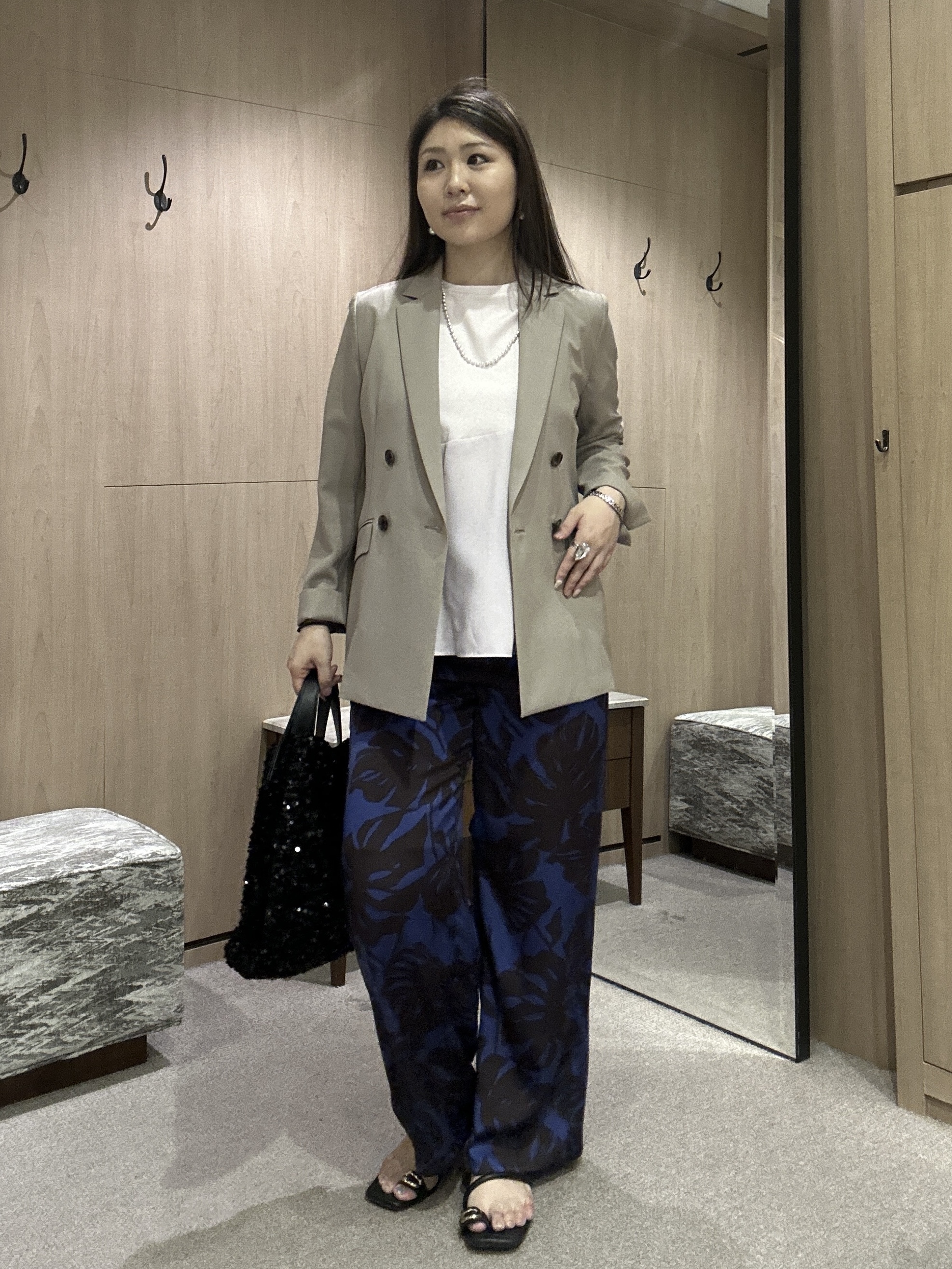 YURIさんの「UNTITLED｜【ウエストゴム】リーフプリントワイドパンツ」を使ったコーディネート