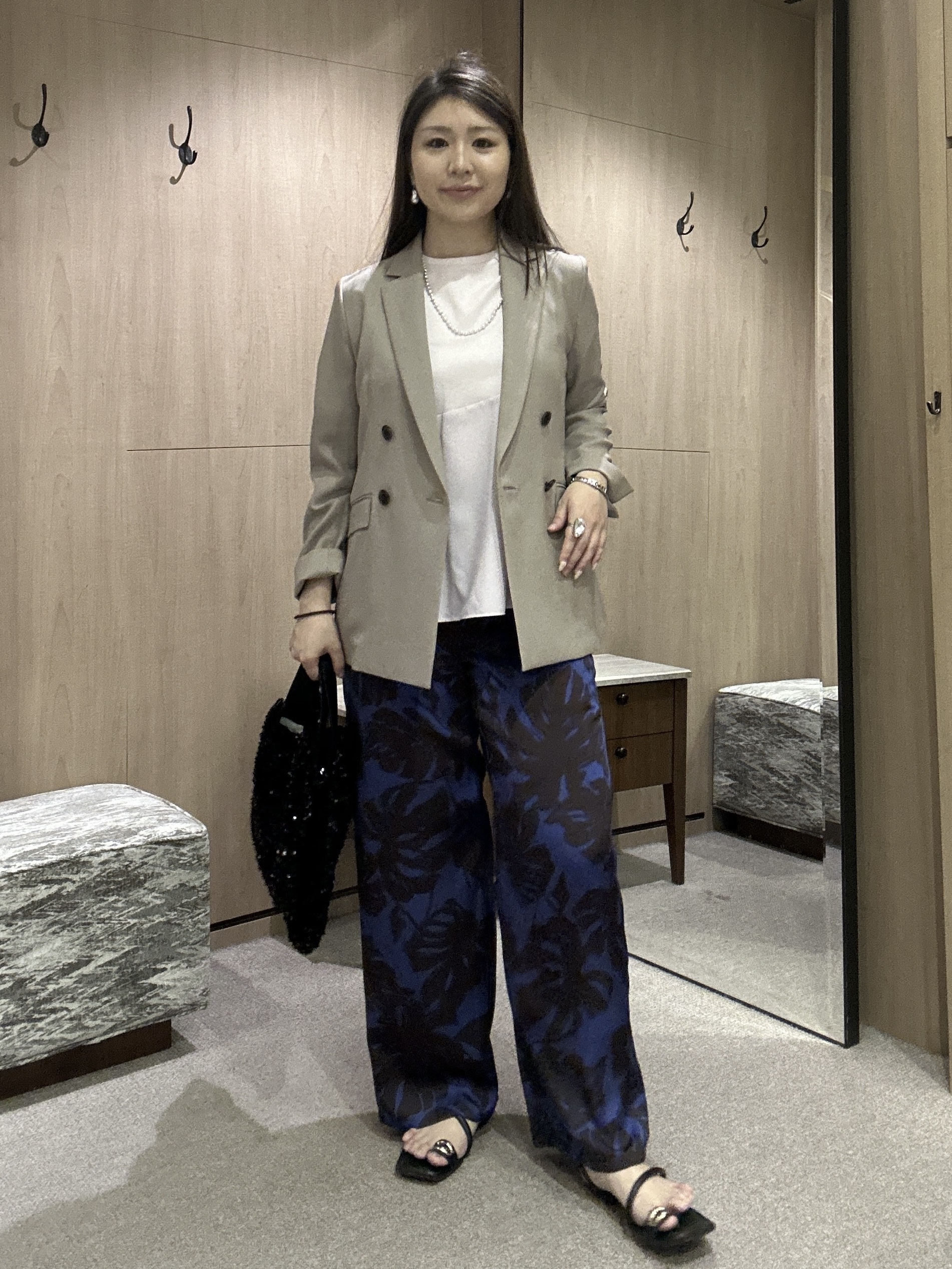YURIさんの「UNTITLED｜【ウエストゴム】リーフプリントワイドパンツ」を使ったコーディネート