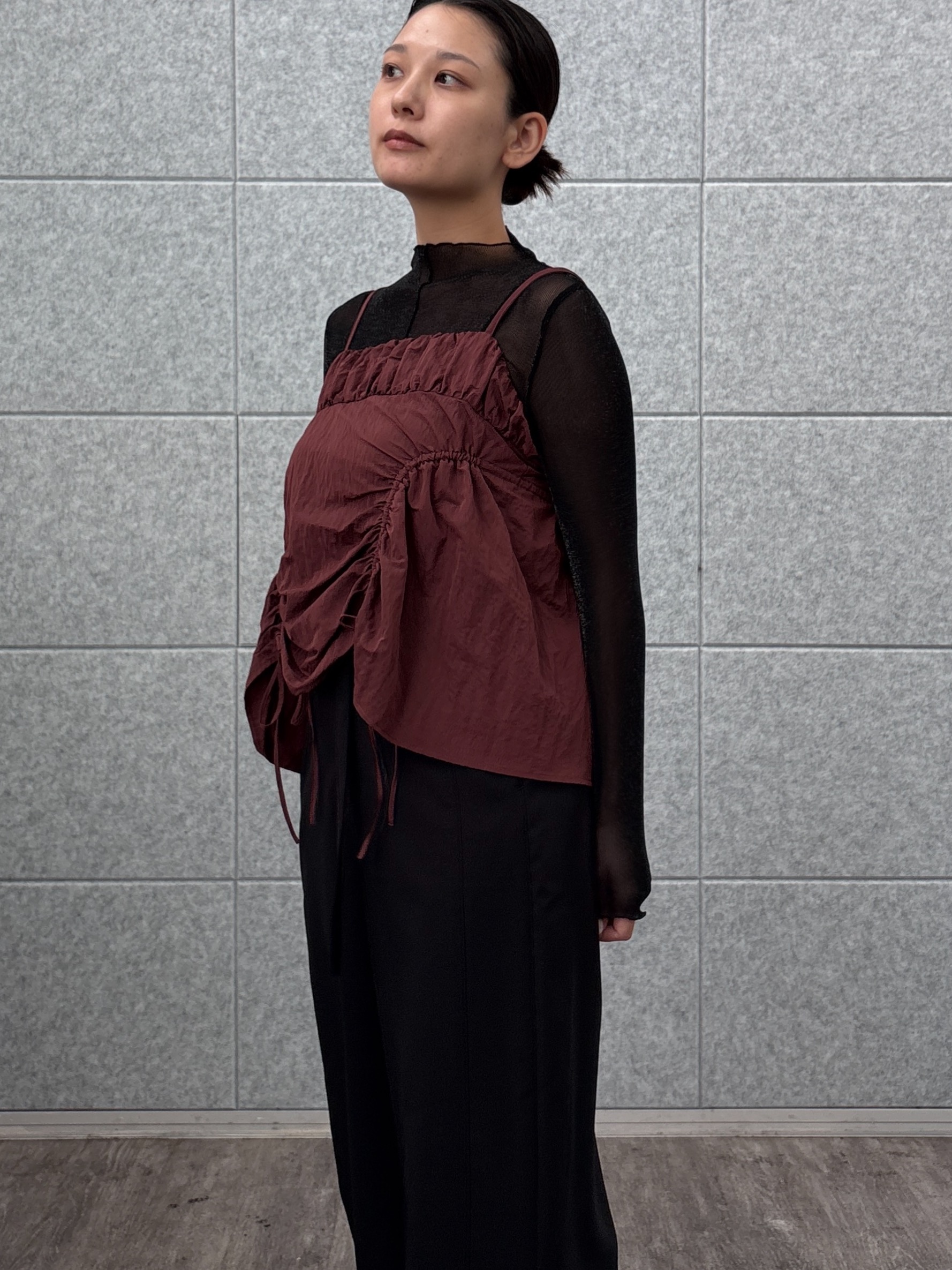 ayanoさんの「INDIVI｜ナイロンギャザービスチェ」を使ったコーディネート