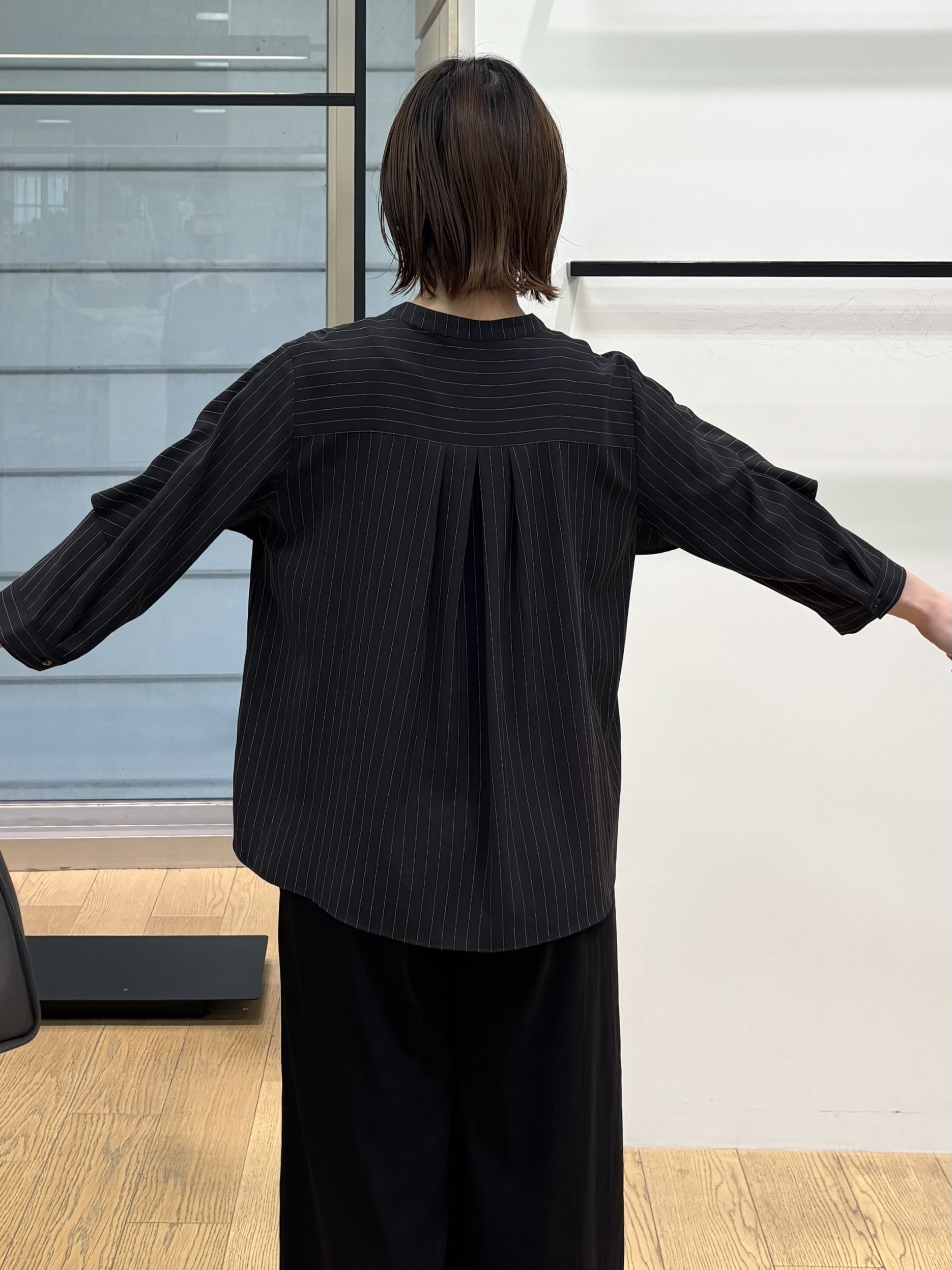 asamiさんの「INDIVI｜【新作登場！着る日傘】 ケープ風ブラウス」を使ったコーディネート
