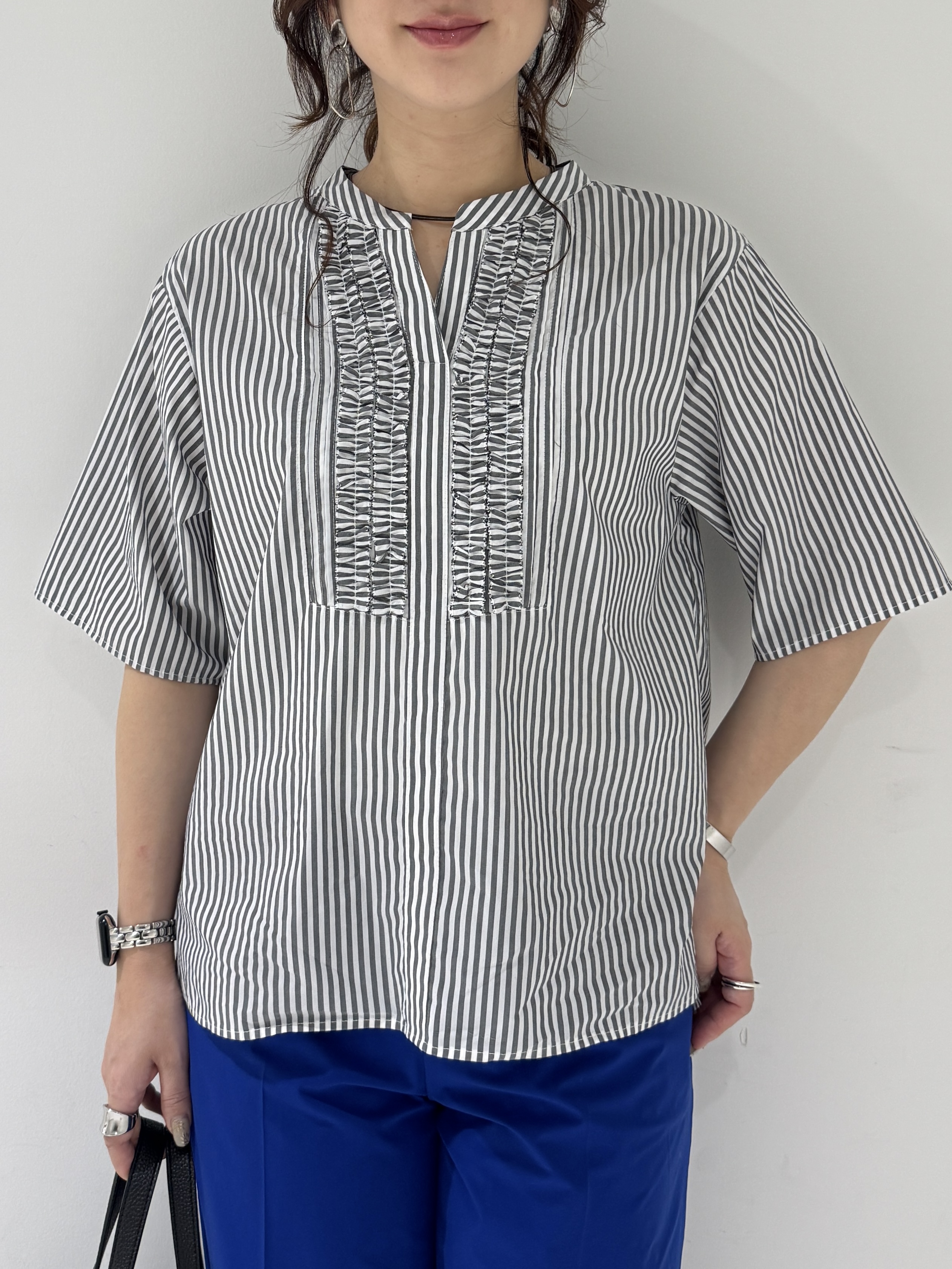 そんさんの「INDIVI｜【撥水／UVケア／SETUP可能】軽量ベルト付ワイドストレートパンツ」を使ったコーディネート