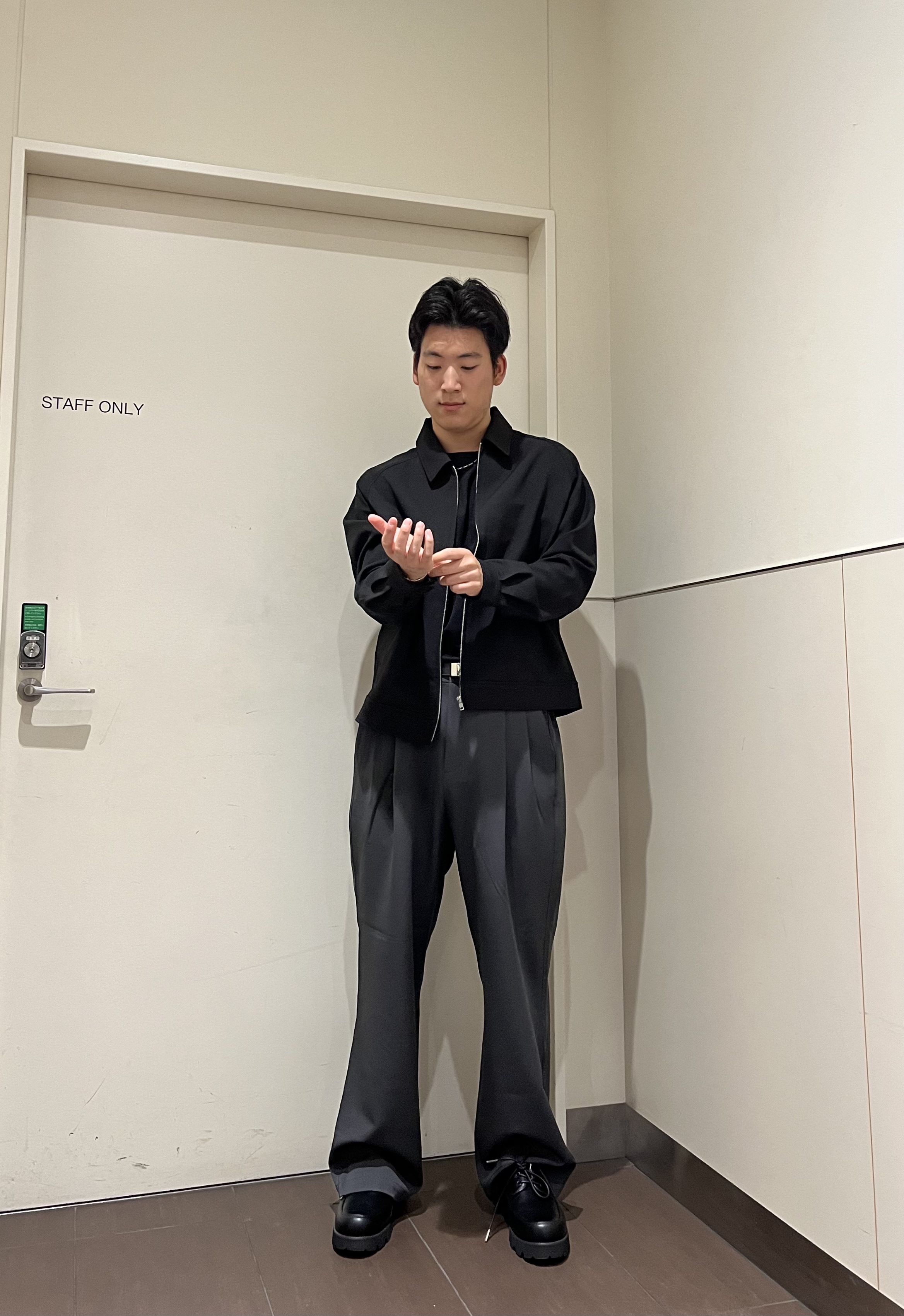 RITSUKIさんの「tk.TAKEO KIKUCHI｜【防シワ／ストレッチ/セット対応可】smart shift series ジップブルゾン」を使ったコーディネート