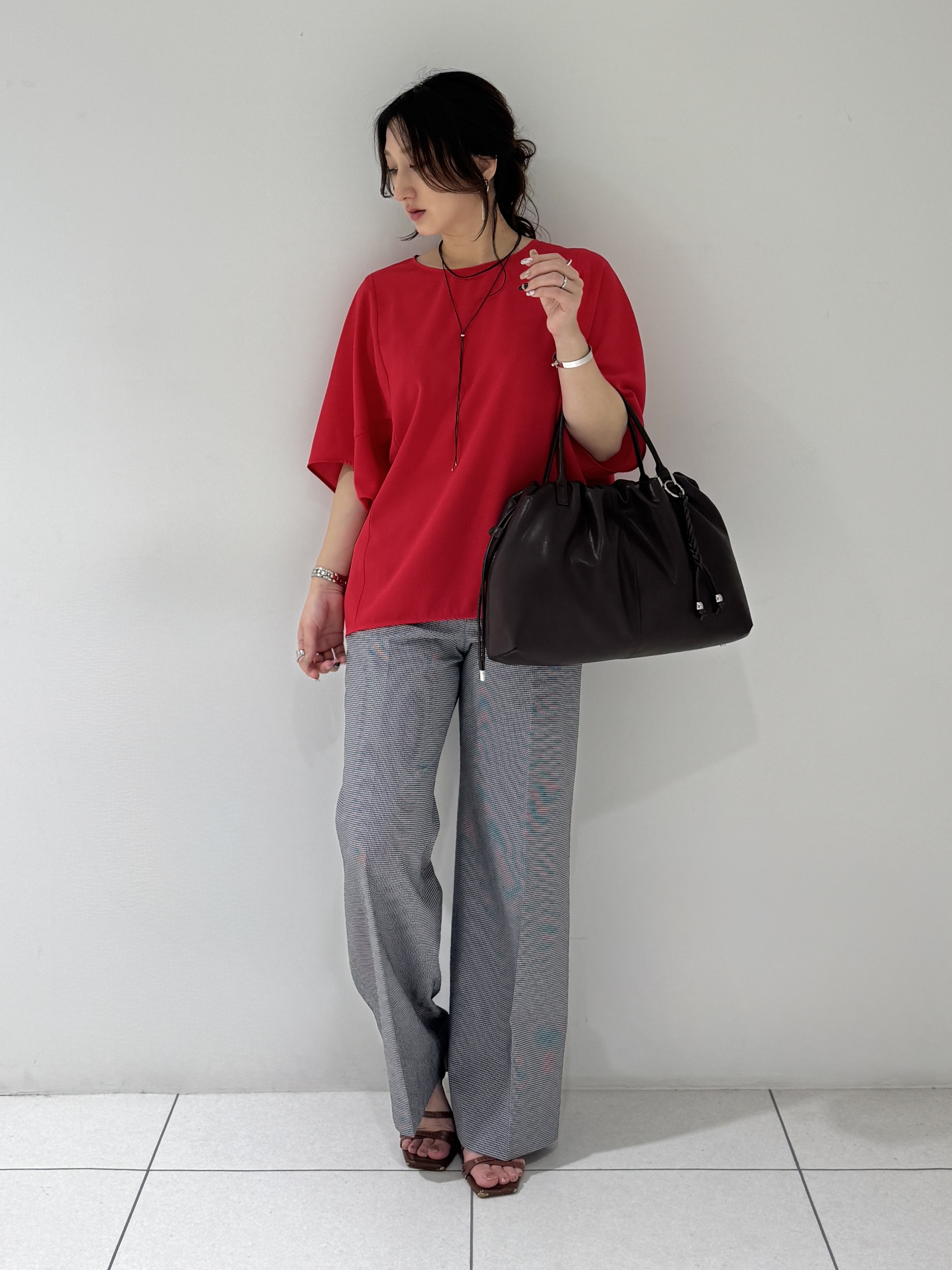 そんさんの「INDIVI｜【UVケア／接触冷感】ジョーゼットドルマンブラウス」を使ったコーディネート
