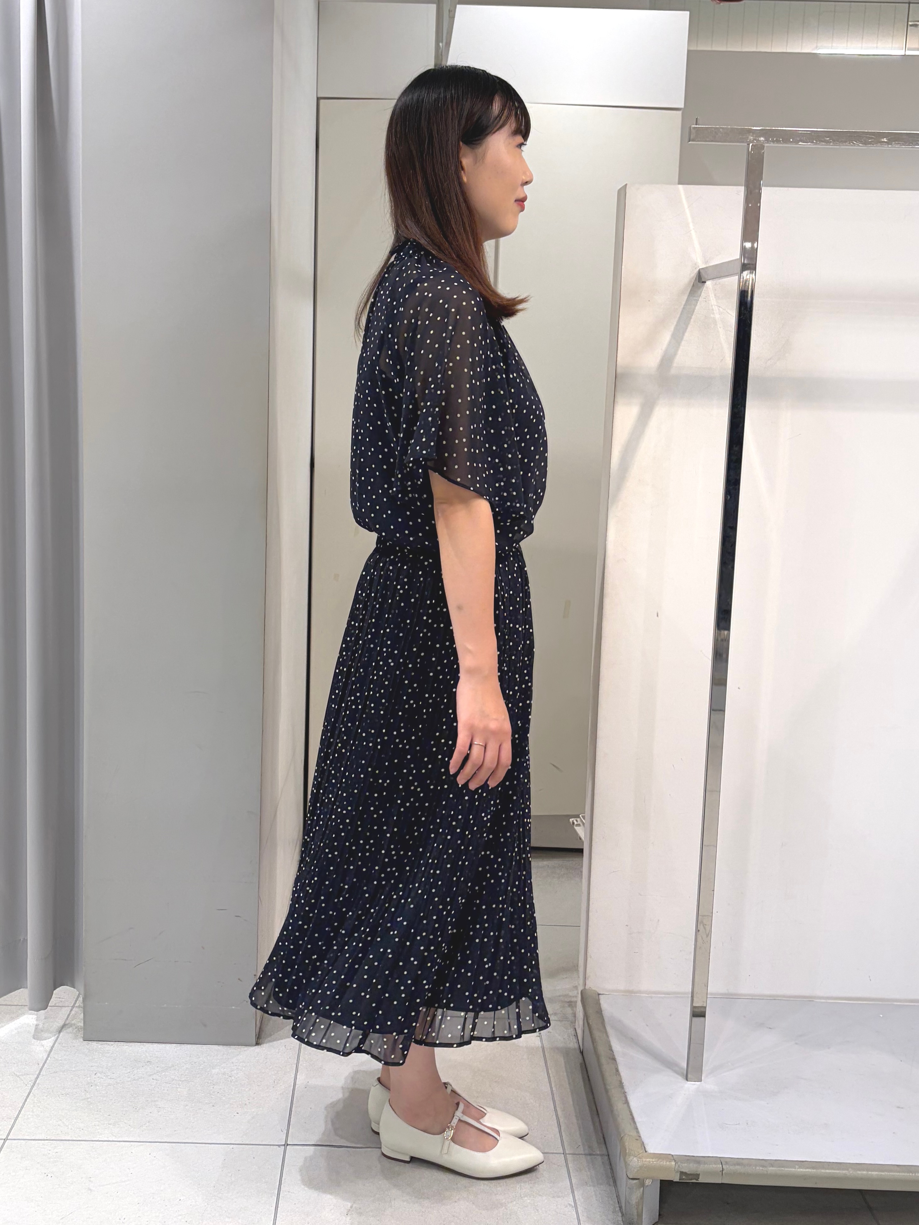 AZUSAさんの「Reflect｜【セットアップ／手洗い可】ドット柄シアーブラウス」を使ったコーディネート