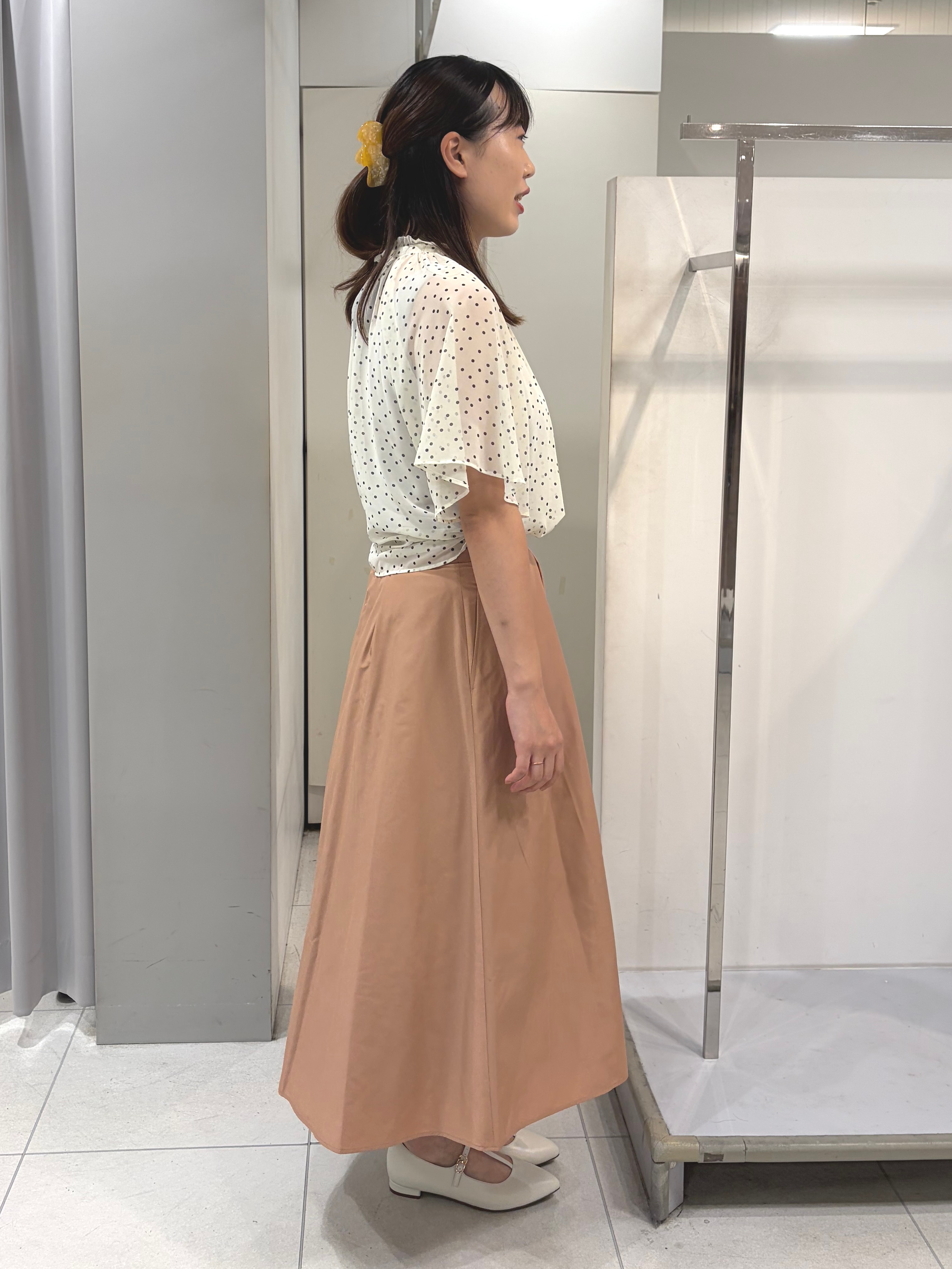 AZUSAさんの「Reflect｜【セットアップ／手洗い可】ドット柄シアーブラウス」を使ったコーディネート