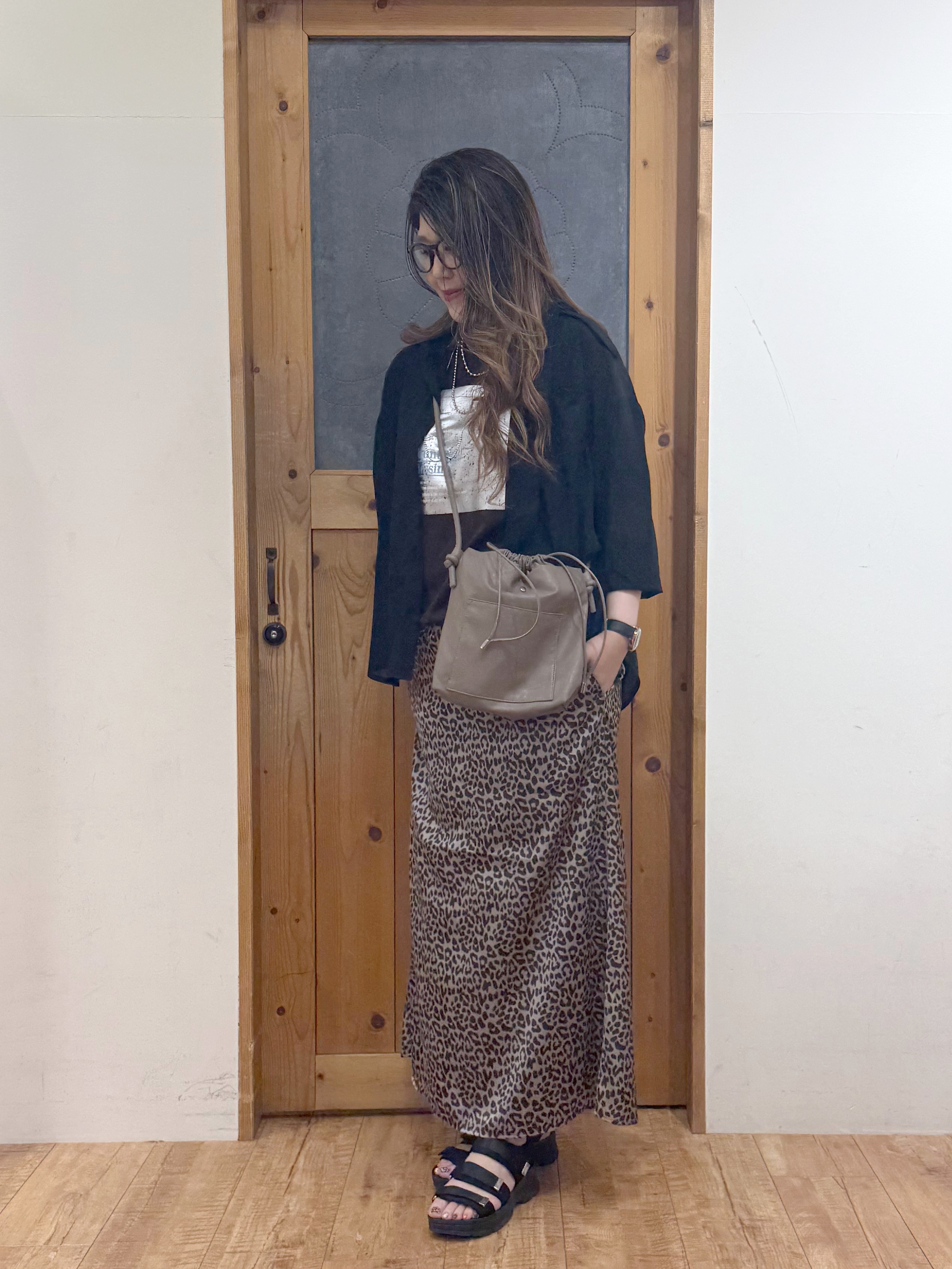 Ayana.さんの「SHOO･LA･RUE｜【洗濯機可/体型カバー】程よい透け感の ゆるシルエットシア―シャツ」を使ったコーディネート