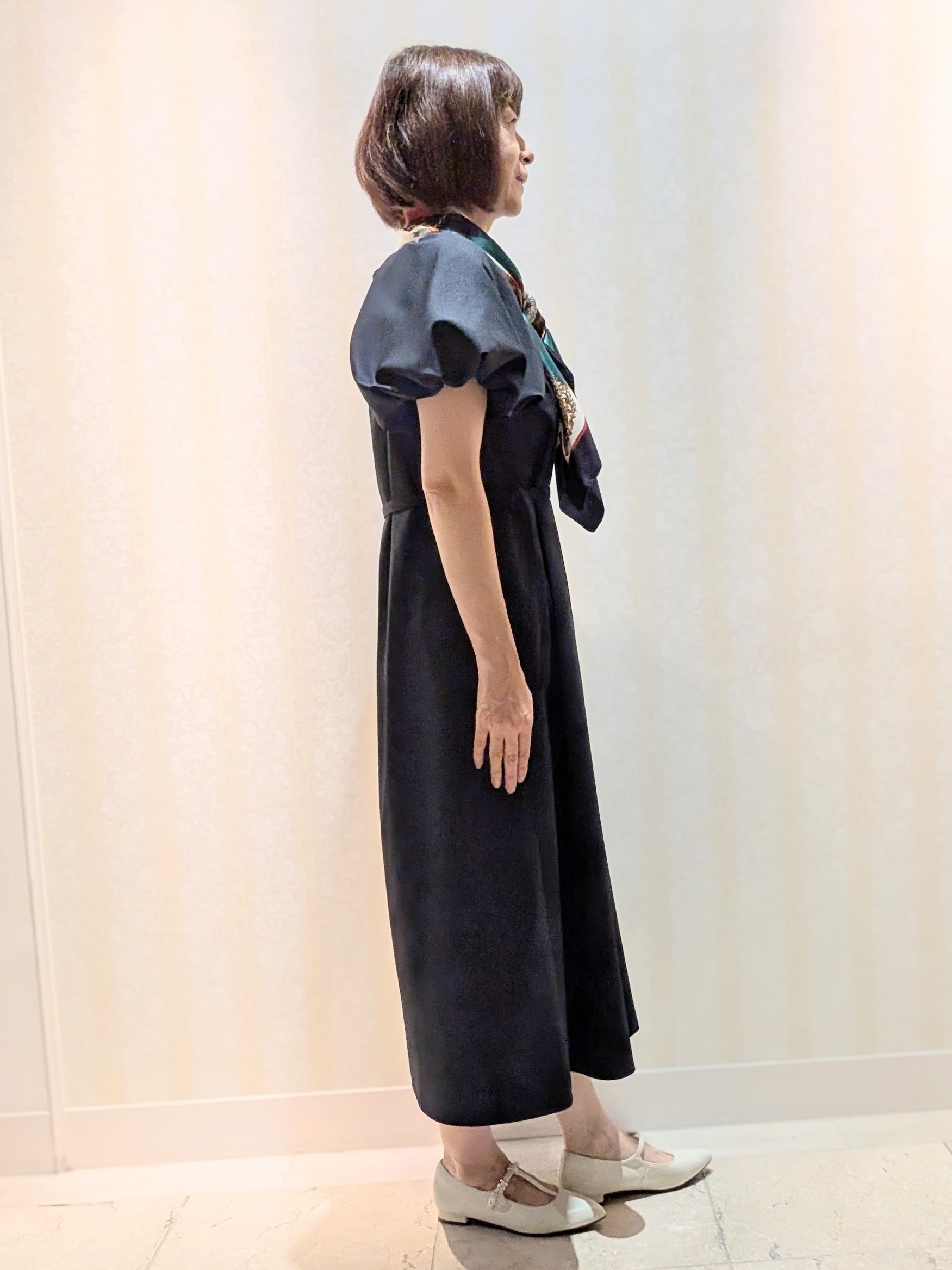 Ariさんの「Reflect｜【UVカット／手洗い可】パフスリーブ Vネックワンピース」を使ったコーディネート