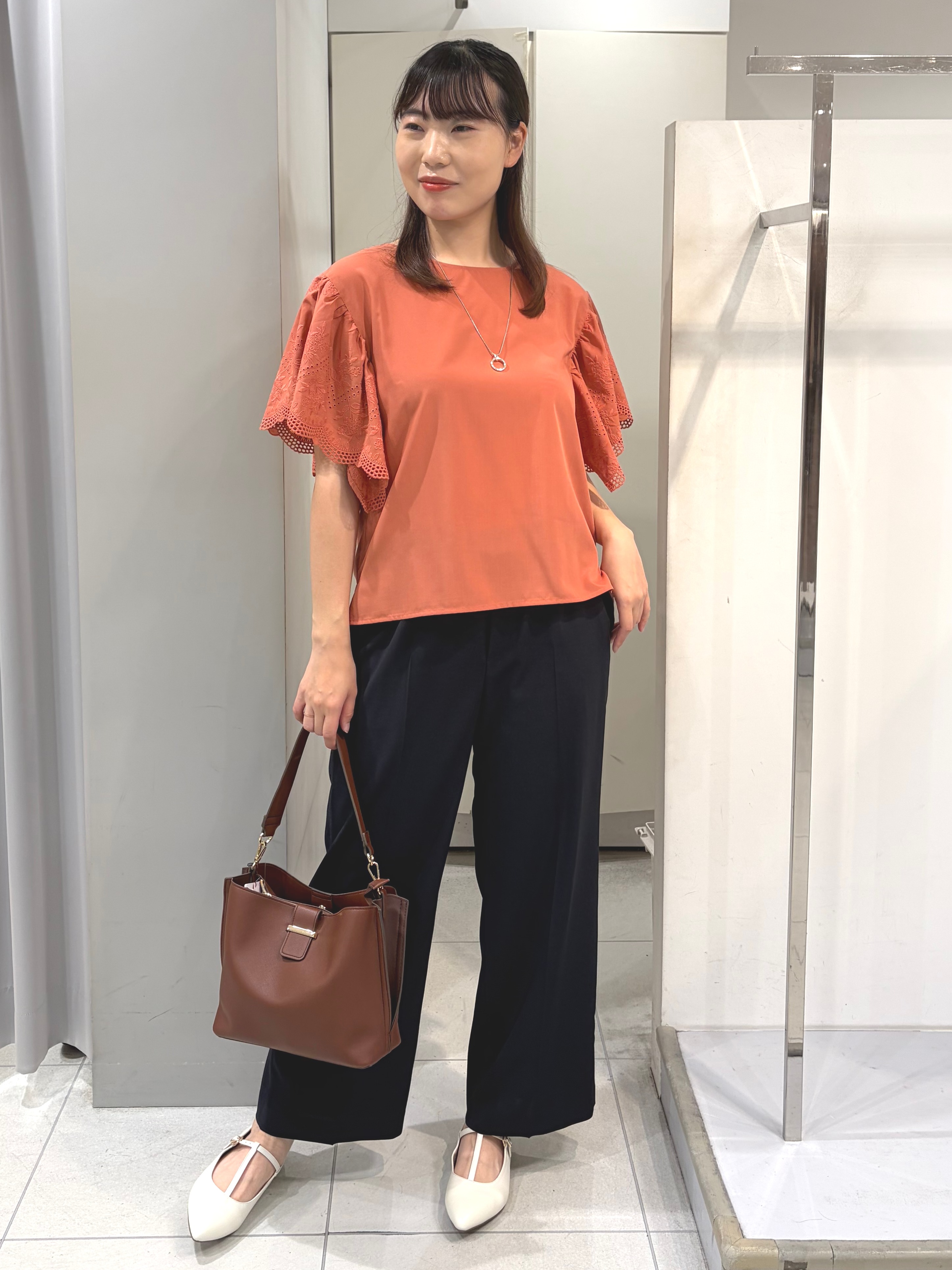 AZUSAさんの「Reflect｜【通勤◎】スカラップレーススリーブ ブラウス」を使ったコーディネート