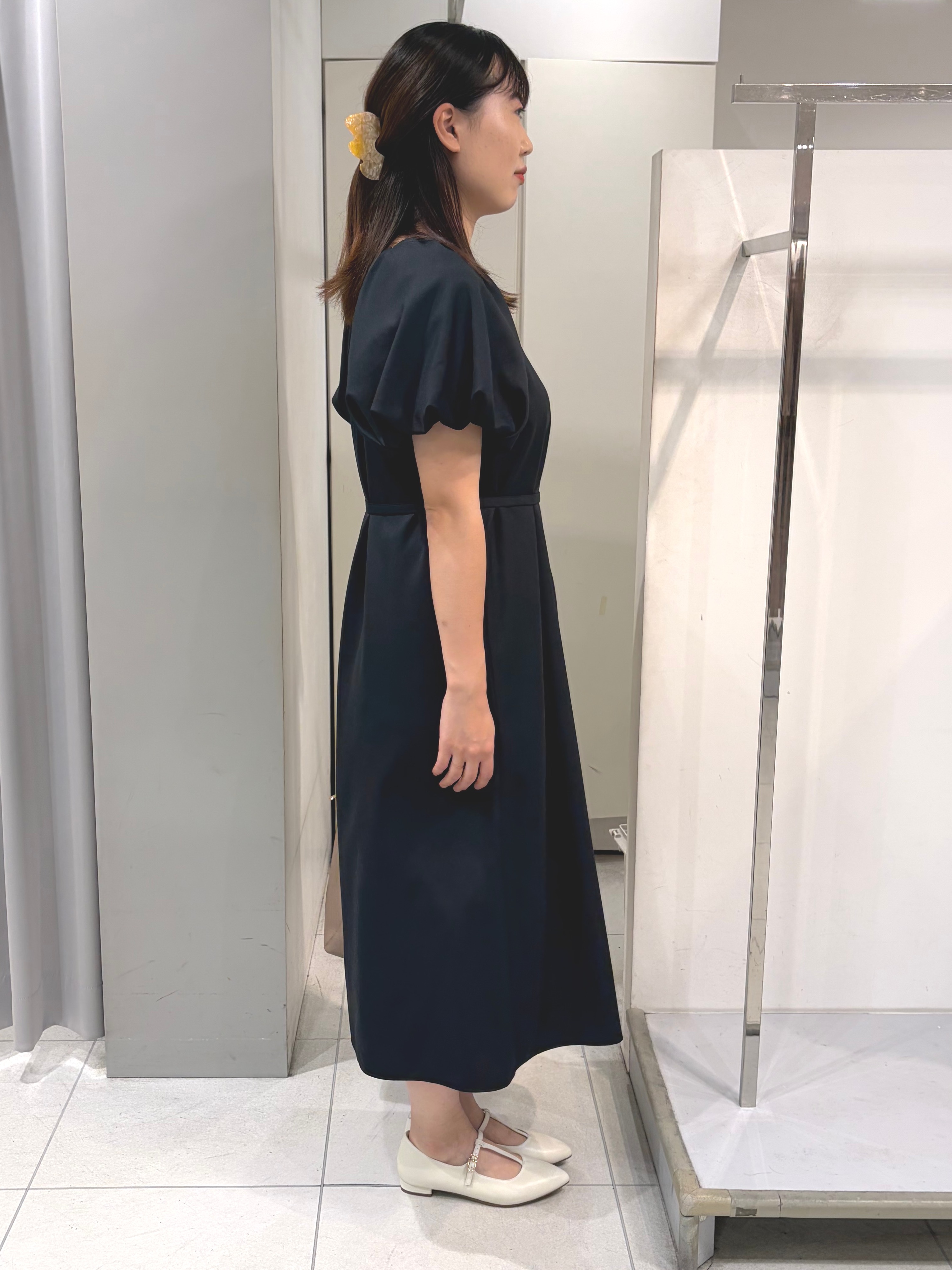 AZUSAさんの「Reflect｜【UVカット／手洗い可】パフスリーブ Vネックワンピース」を使ったコーディネート