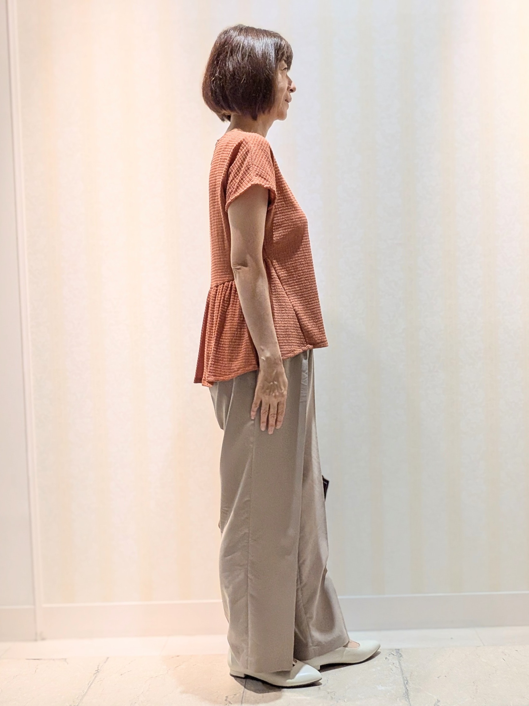 Ariさんの「Reflect｜【腰まわりカバー／手洗い可】ペプラムプルオーバー」を使ったコーディネート