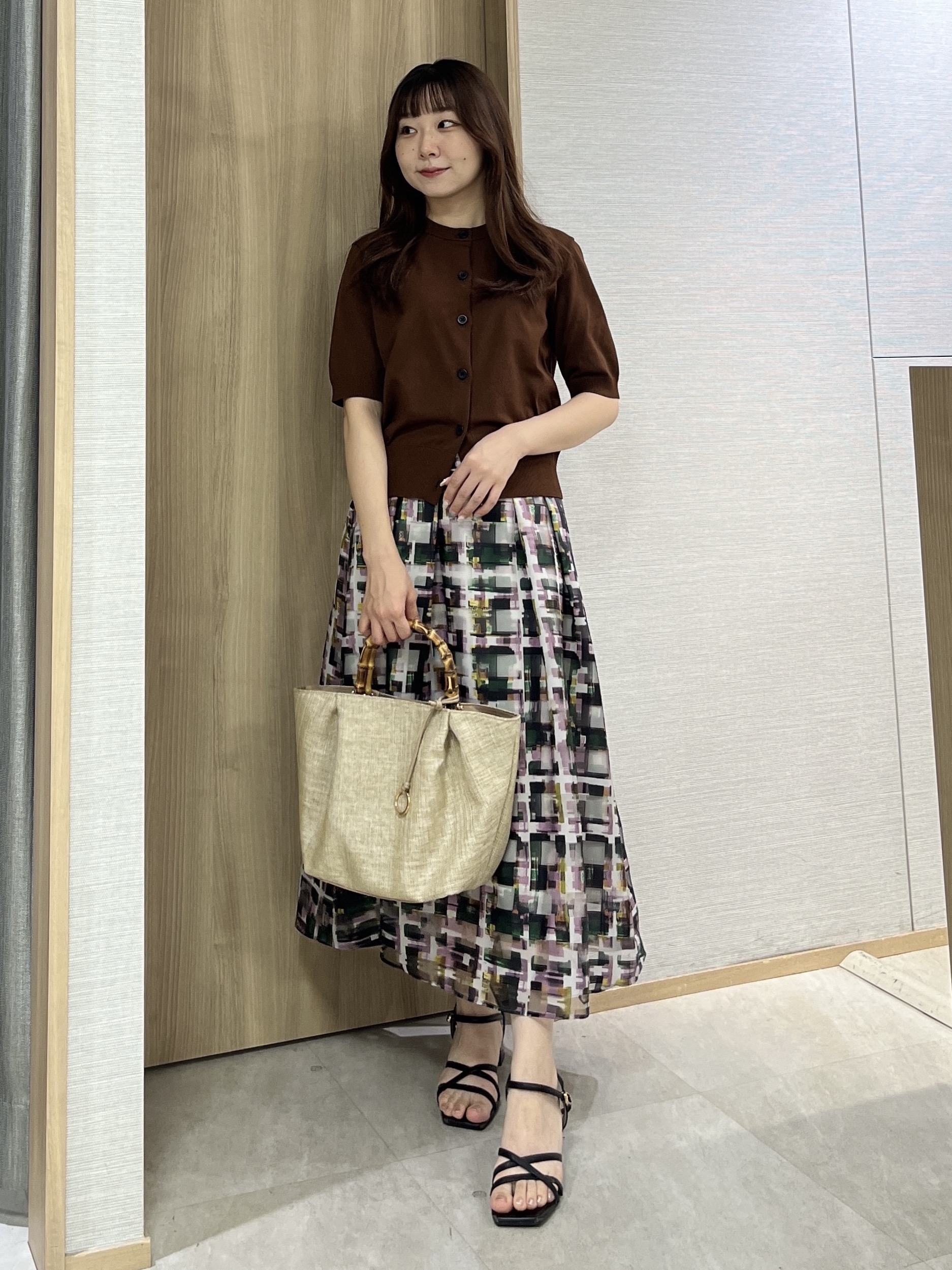 KAHOさんの「UNTITLED｜【すっきりコンパクト】ドライタッチ5分袖カーディガン」を使ったコーディネート