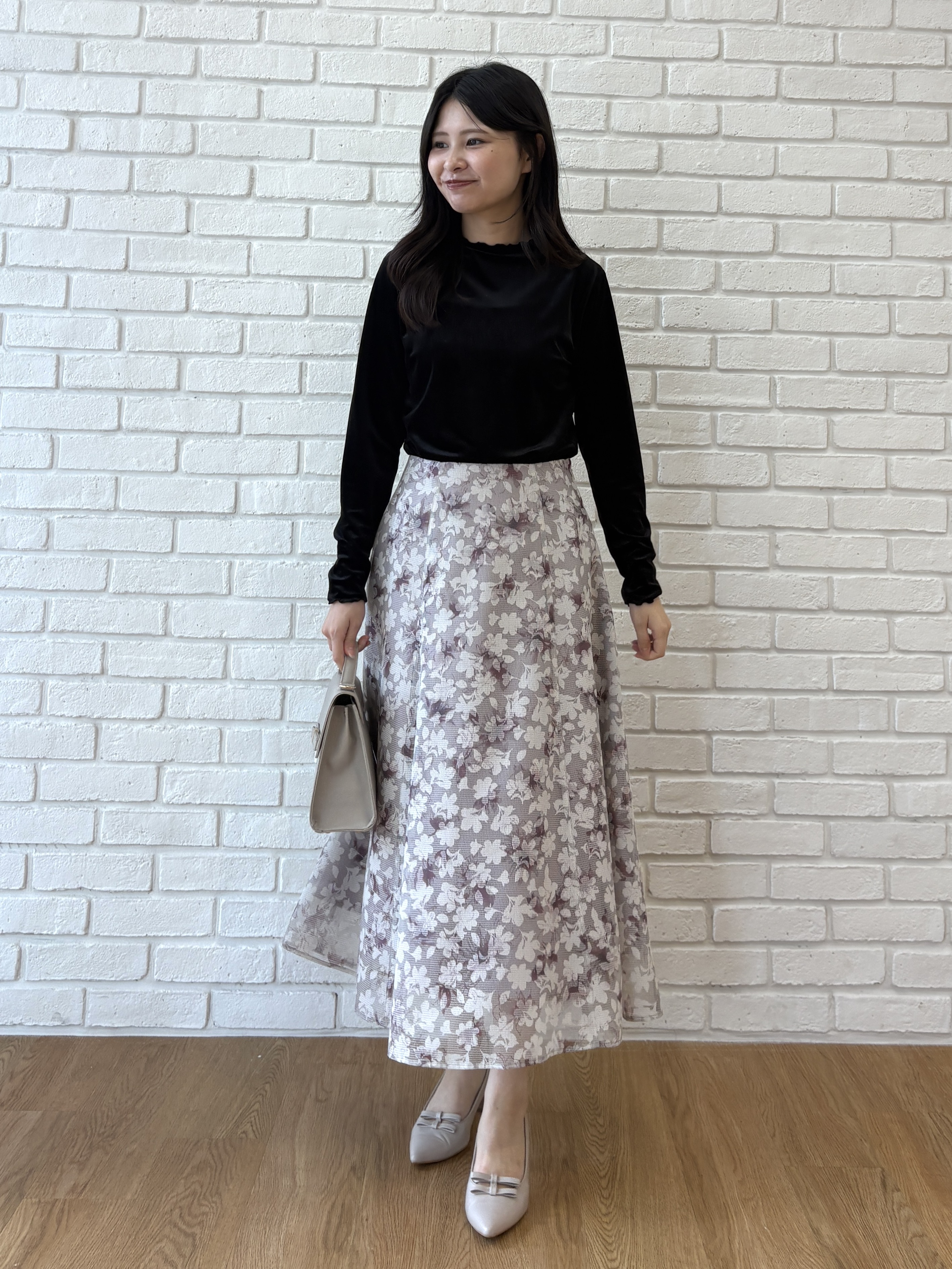 AOIさんの「Couture brooch｜【上品な透け感】オパールチェック花柄スカート【洗濯機可】」を使ったコーディネート